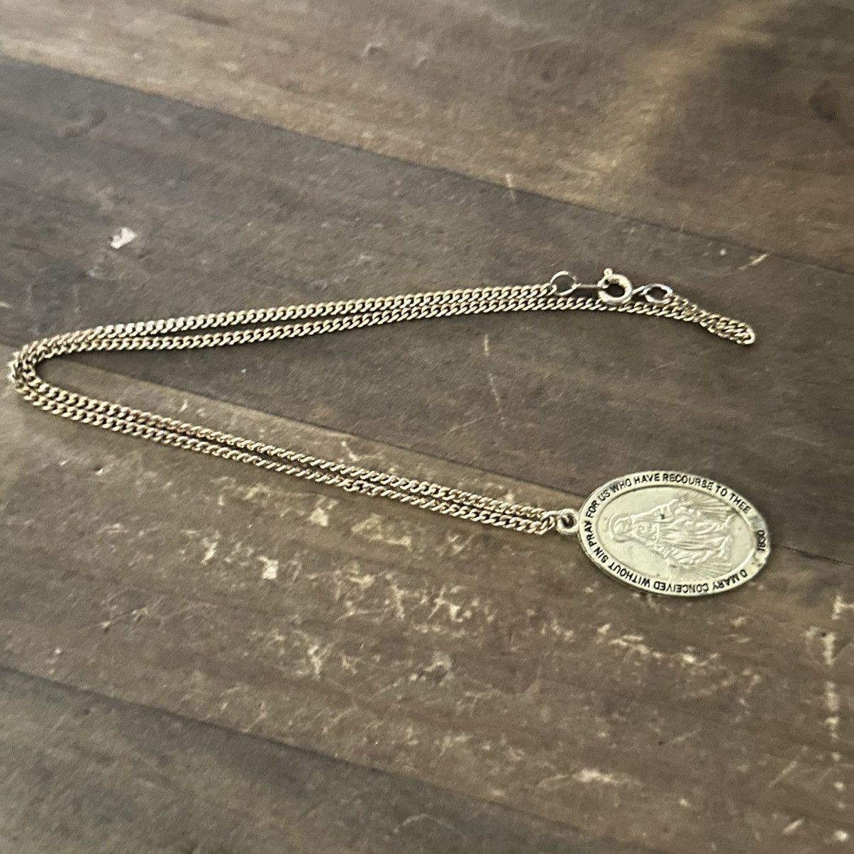 Vintage Vintage gold tone Miraculous Virgin Mary pendant necklace Size ONE SIZE - 4 Thumbnail