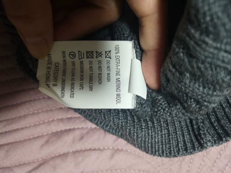 Other Givenchy Men's cardigan, size 175/105 Size US L / EU 52-54 / 3 - 7 Thumbnail