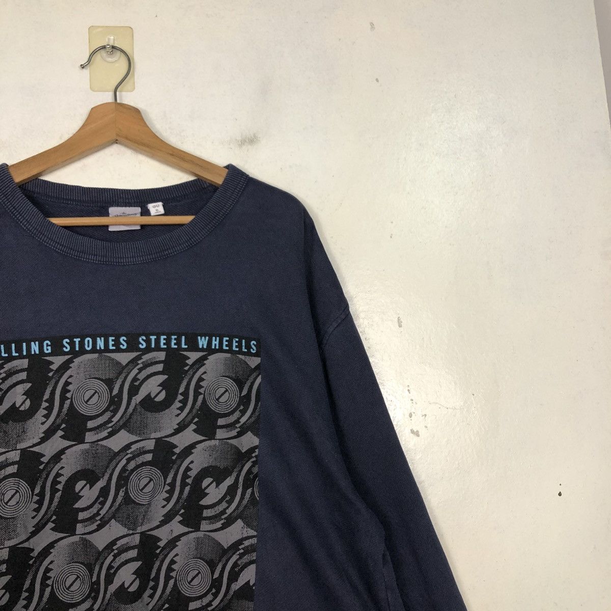 Japanese Brand 📌Vintage Sweatshirt GU X The Rolling Stones Big Log Size US XL / EU 56 / 4 - 8 Thumbnail