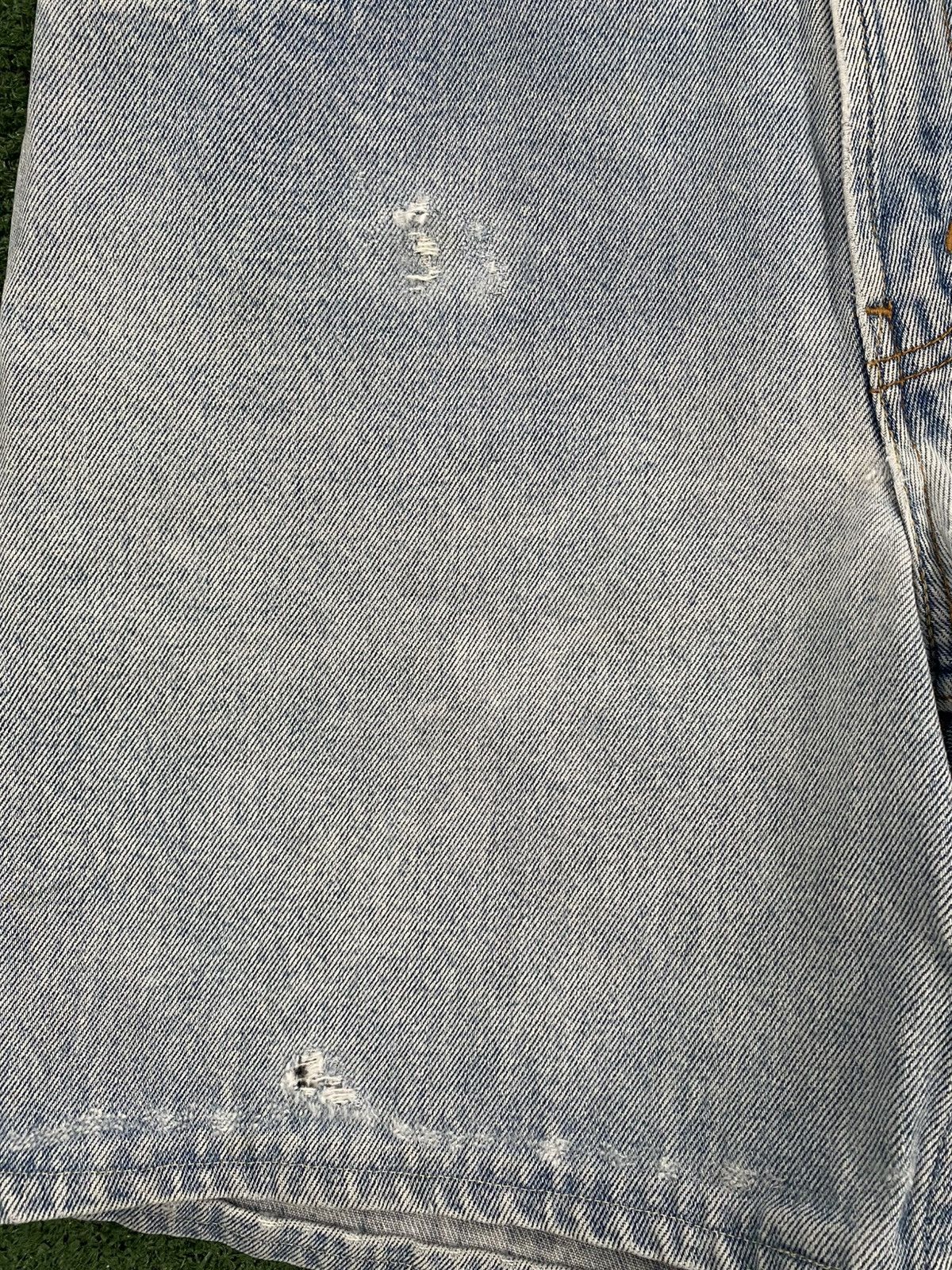 Levi's Vintage Clothing Y2K Levi’s 550 Relaxed Fit Jean Distressed Hemmed Shorts 31 Size US 31 - 3 Thumbnail