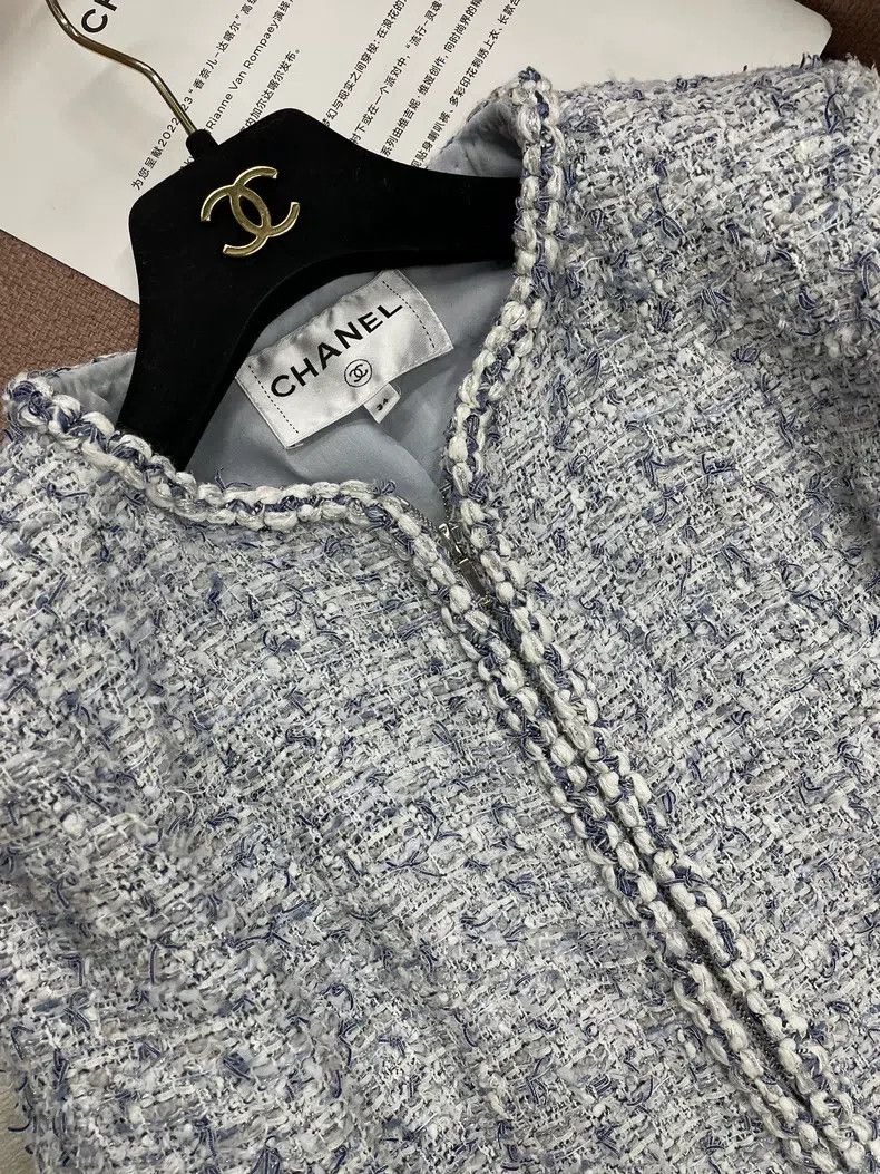 Chanel Chanel 19C Cruise Series Blue and White Glitter Round-neck Size XXS / US 00 / IT 34 - 2 Thumbnail