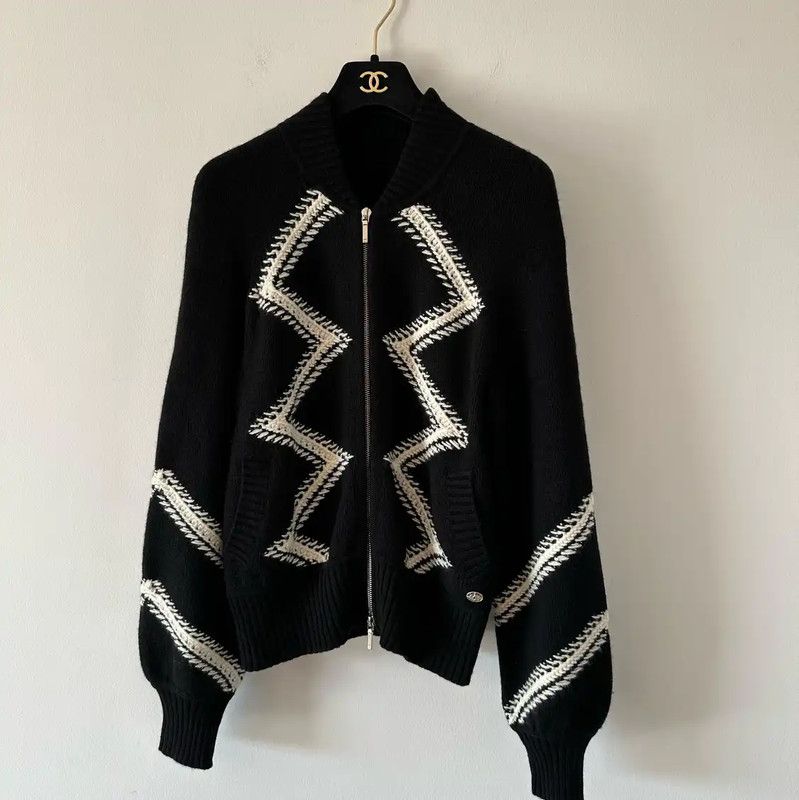 Chanel Chanel Black Wool Zip Jacket for Women 0089 Size XS / US 0-2 / IT 36-38 - 1 Thumbnail
