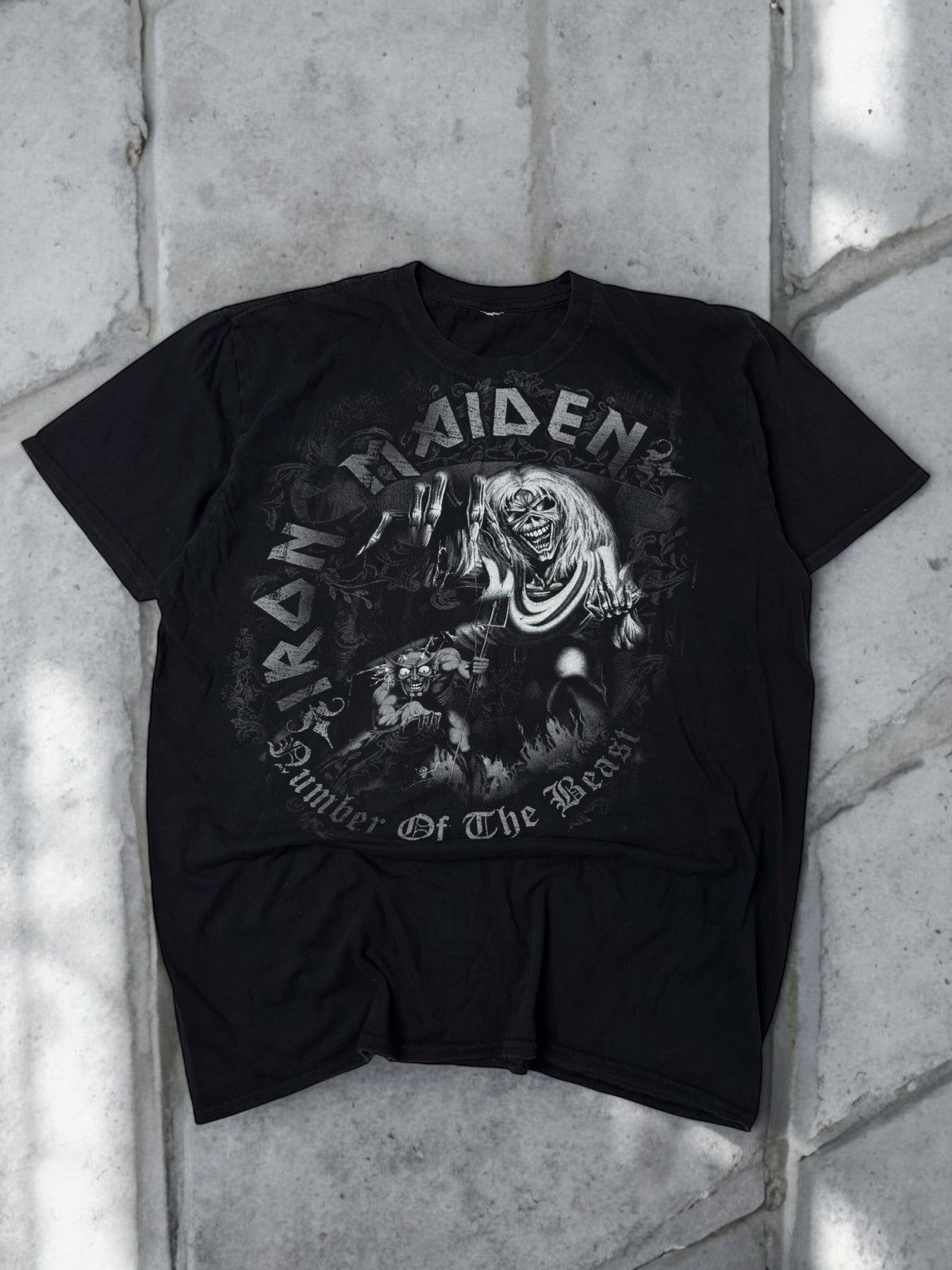 Band Tees Vintage Iron Maiden Number of the beast band tee metal rock Size US L / EU 52-54 / 3 - 1 Thumbnail