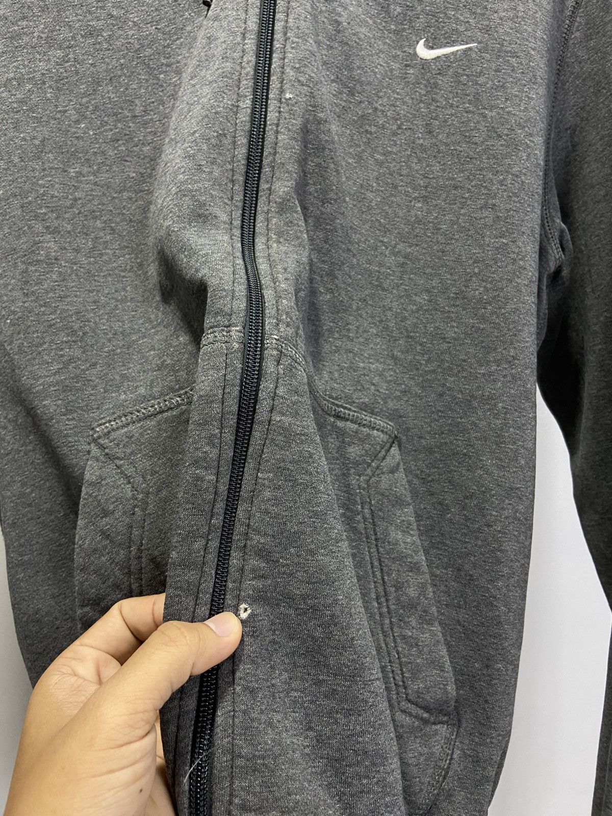 Nike Vintage Nike small logo distressed hoodie Size US M / EU 48-50 / 2 - 6 Thumbnail