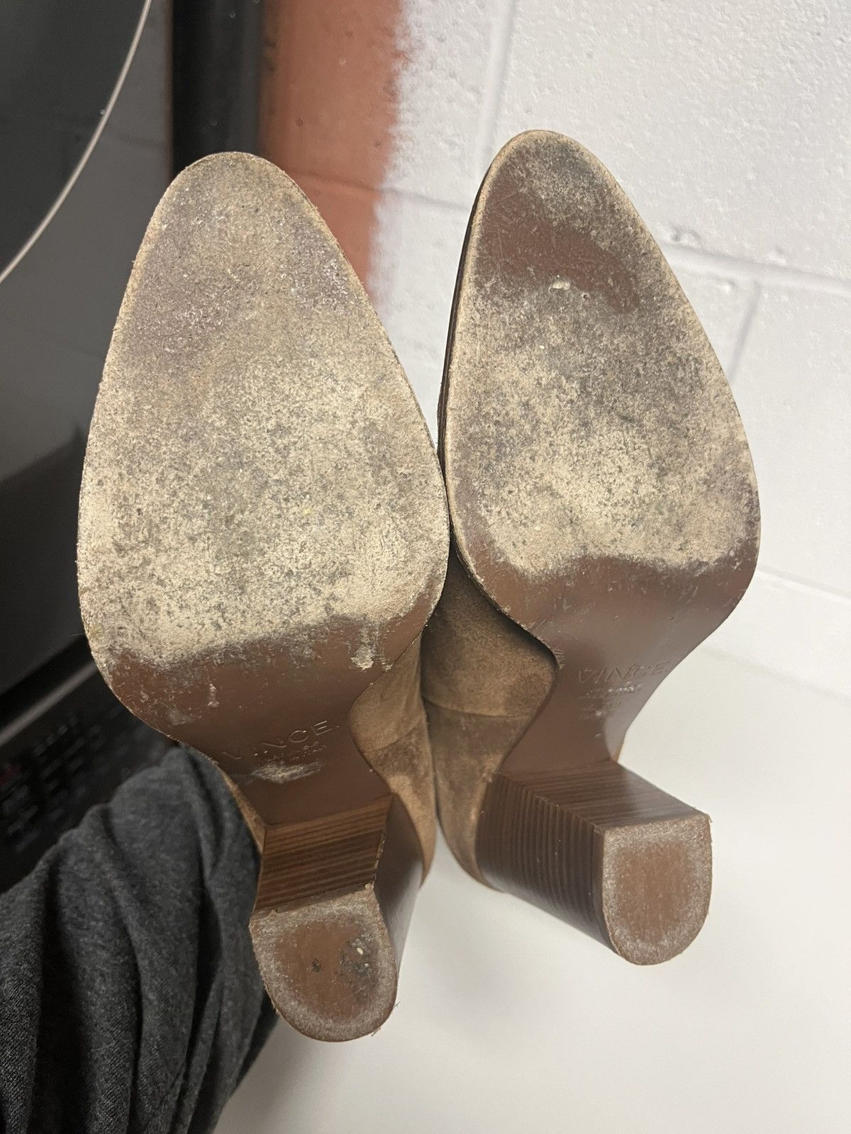 Vince Vince. Brown Suede Booties Size US 6.5 / IT 36.5 - 3 Thumbnail