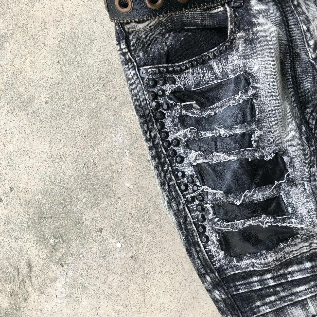 Le Grande Bleu (L.G.B.) KMRII studed crushed Jeans Size US 30 / EU 46 - 4 Thumbnail