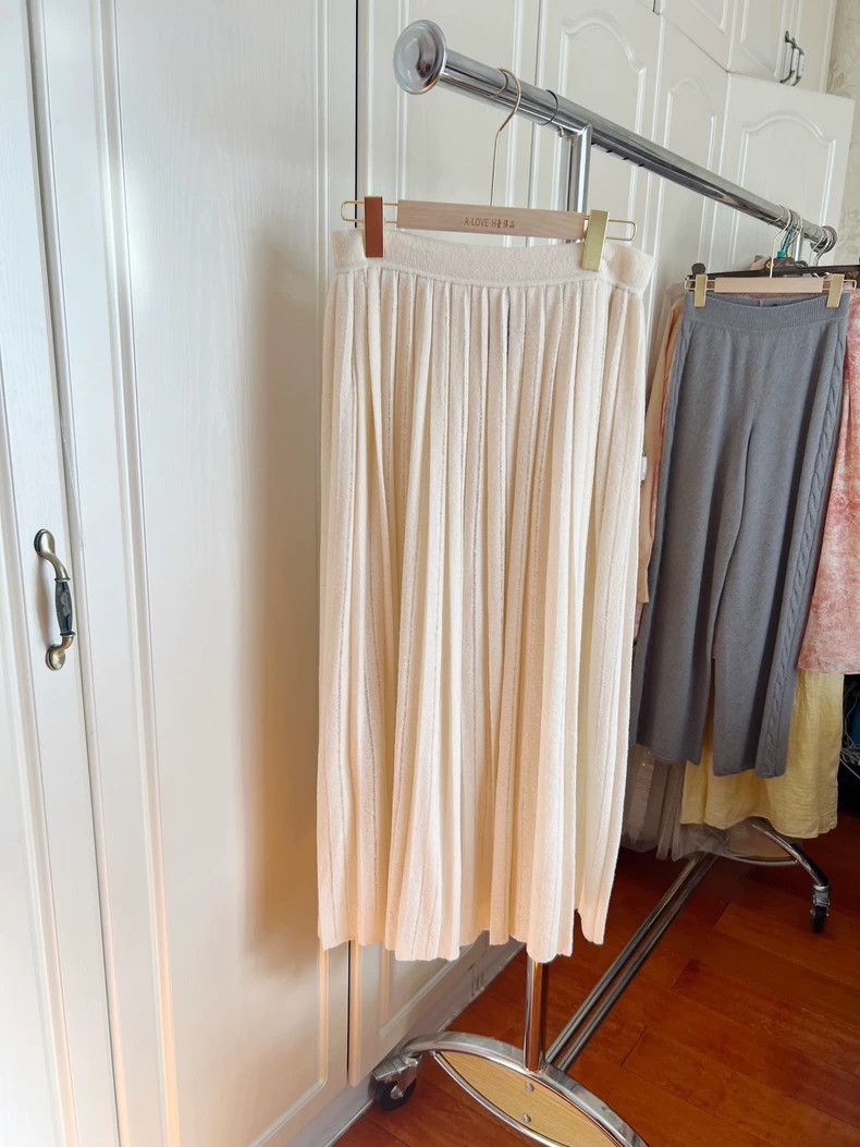Loro Piana LORO PIANA sizeM Cashmere pleated skirt Size 26" / US 2 / IT 38 - 2 Thumbnail