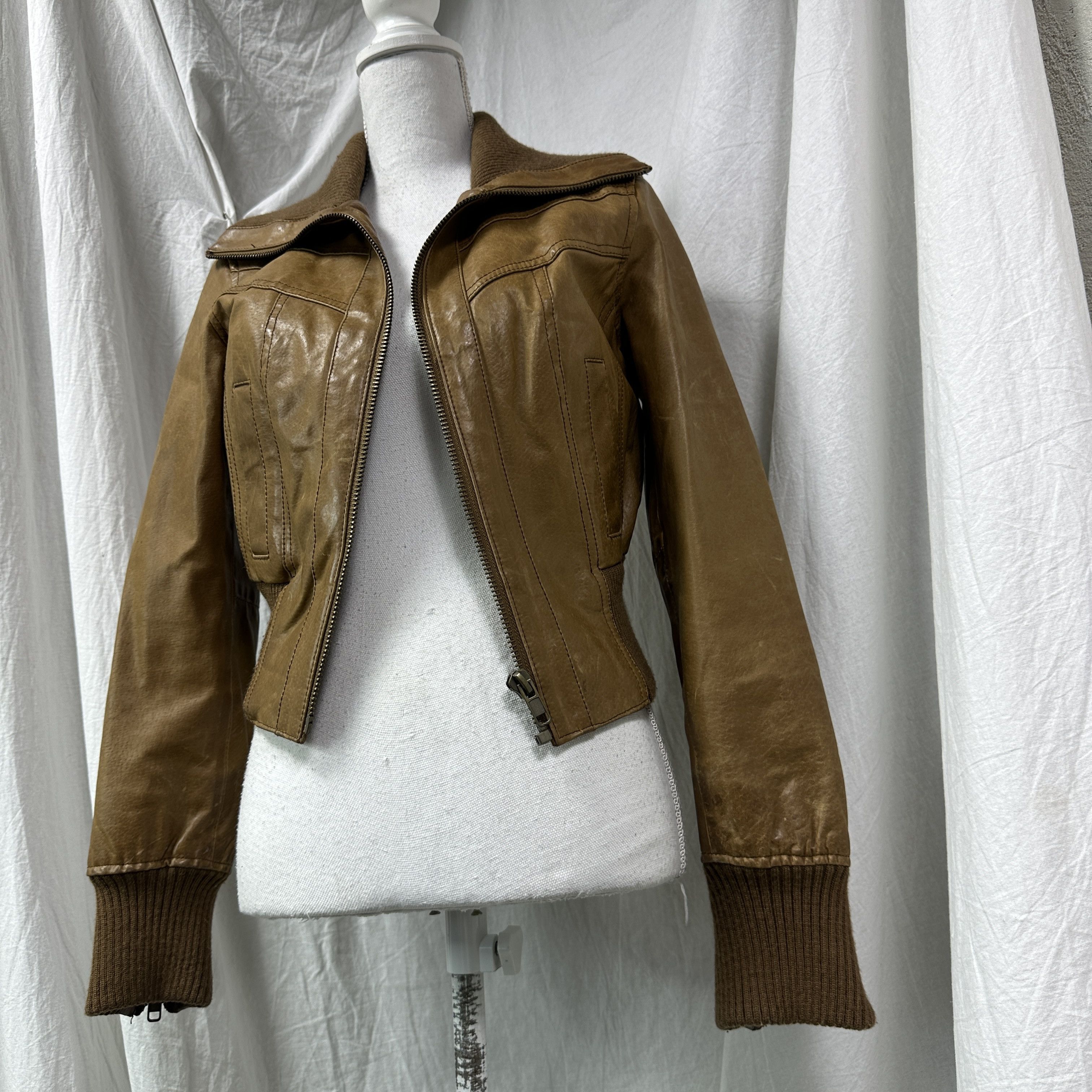Vintage Vintage Cropped Moto Biker Camel Brown Leather Jacket 00s Size US S / EU 44-46 / 1 - 5 Thumbnail