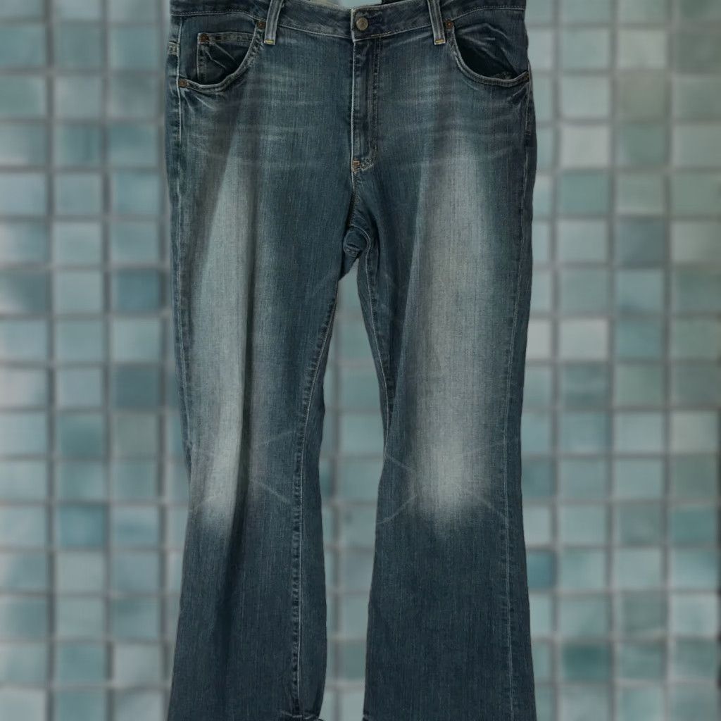 Gap VINTAGE Gap Womens Flared Jeans Size 14 36X32 Blue Denim Stretch Casual Dressy Size 36" / US 14 / IT 50 - 1 Thumbnail