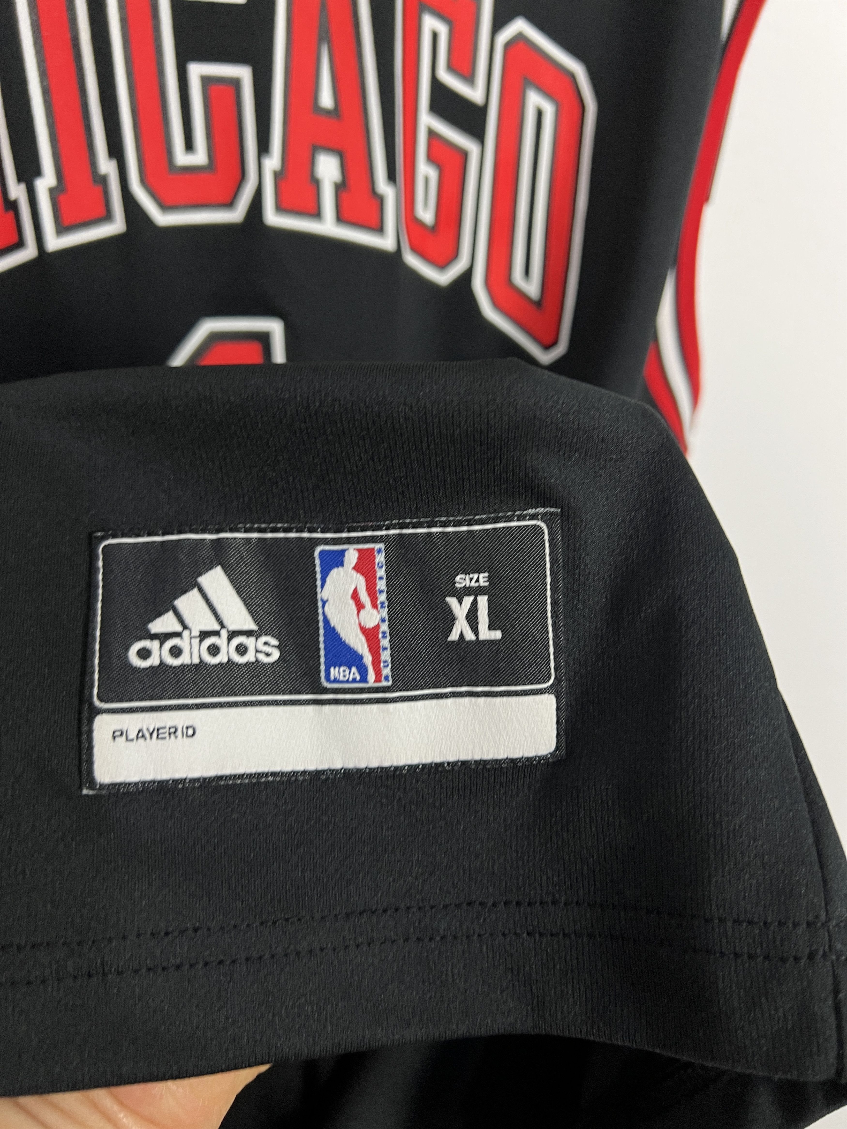 Adidas Vintage Adidas Chicago Bulls Derrick Rose NBA Jersey Shirt Size US XL / EU 56 / 4 - 4 Thumbnail