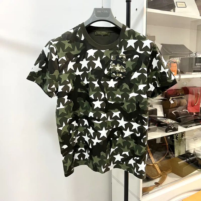 Valentino Valentino Camouflage Star Print Men's T-Shirt 0089 Size US S / EU 44-46 / 1 - 1 Thumbnail