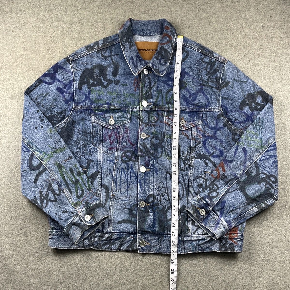 Vetements Vetements Graffiti Denim Jacket Size US L / EU 52-54 / 3 - 20 Thumbnail