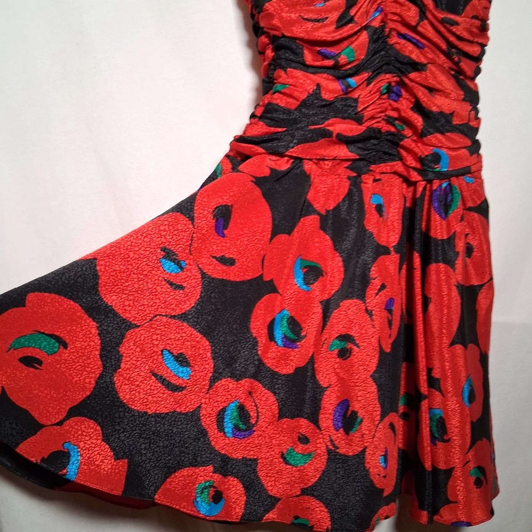 Vintage VINTAGE Apostrophe 1980s Party Dress Red Black Floral Satin Sleeveless Spaghetti Zips back Giant bow Tulle lining Dress Women's Size XL / US 12-14 / IT 48-50 - 6 Thumbnail