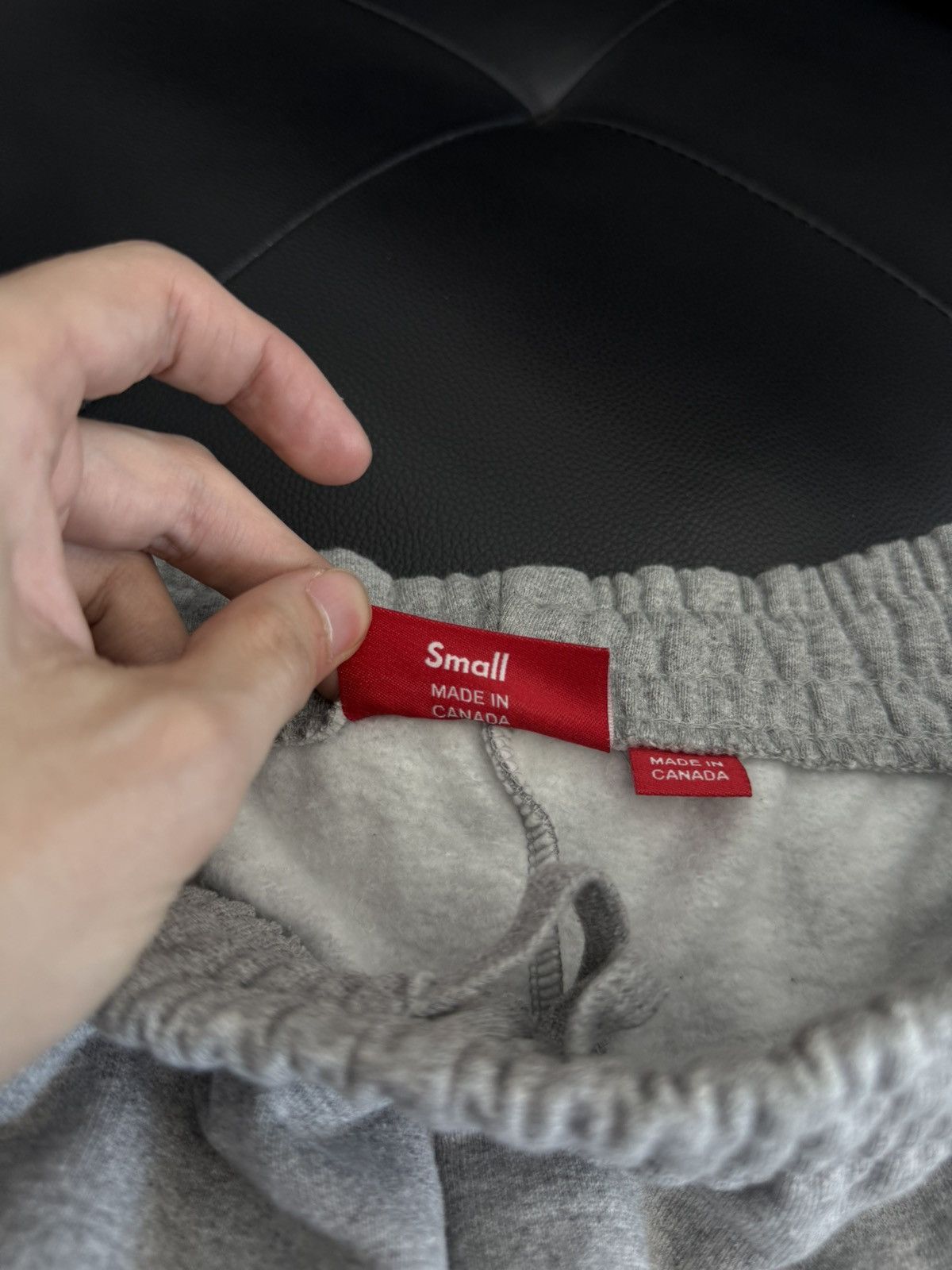 Supreme Supreme Grey Shorts Size Small Brand New Size US 29 - 10 Thumbnail