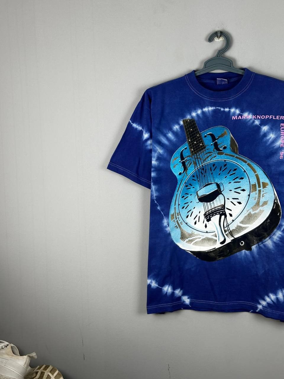 Band Tees 90s Vintage 1996 Mark Knopfler Dire Straits Tour Tee T-Shirt Size US XL / EU 56 / 4 - 2 Thumbnail