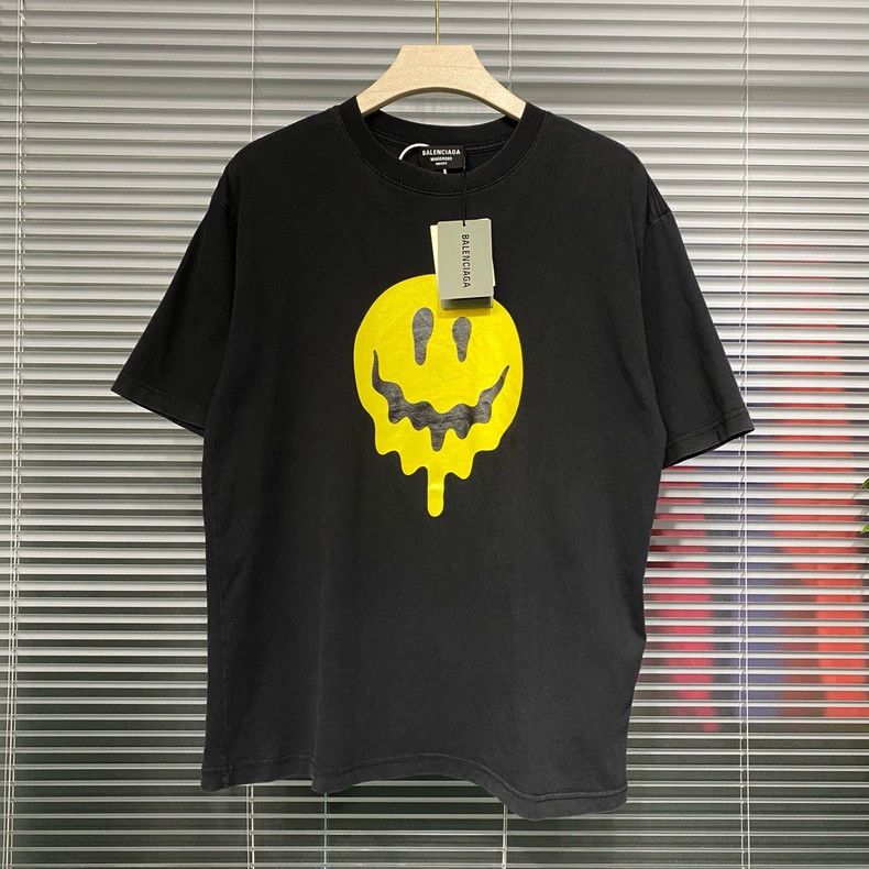 Balenciaga Balenciaga Short-sleeve T-shirt with dissolved smile and v Size US L / EU 52-54 / 3 - 1 Thumbnail
