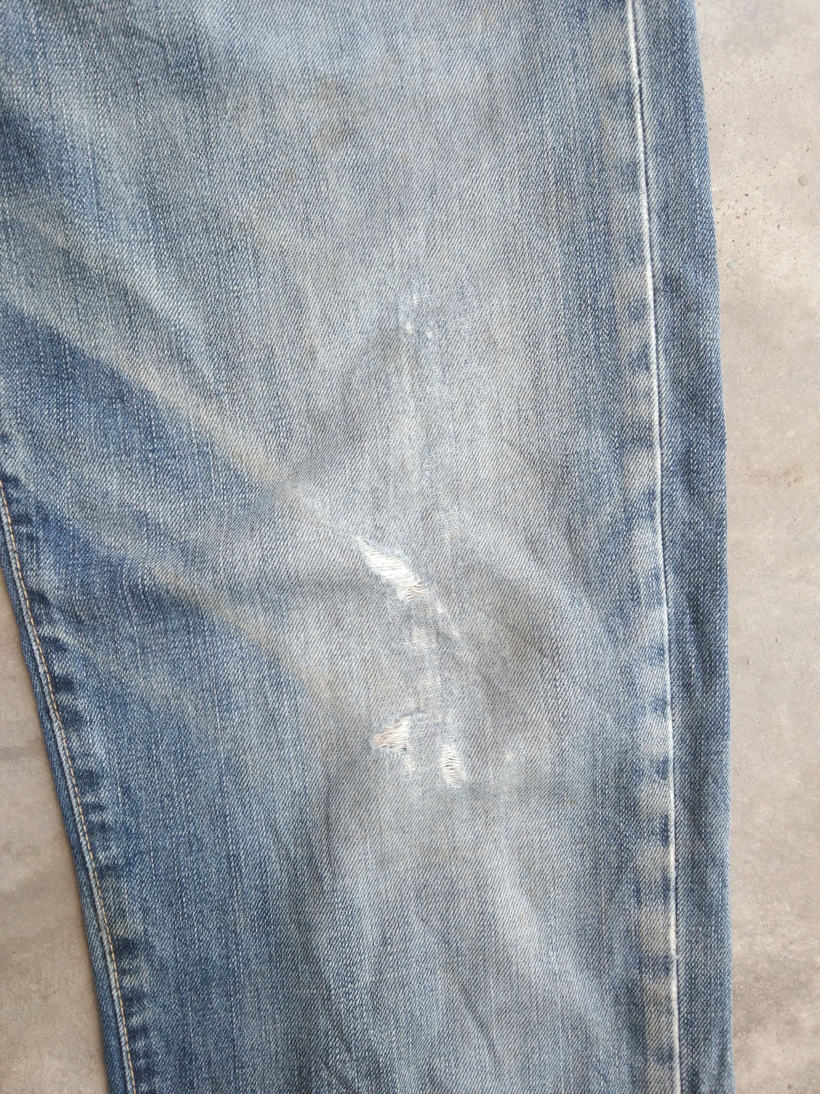 Japanese Brand Vintage Faded Blue Uniqlo S-002 Distressed Jeans 35x30 Size US 35 - 6 Thumbnail