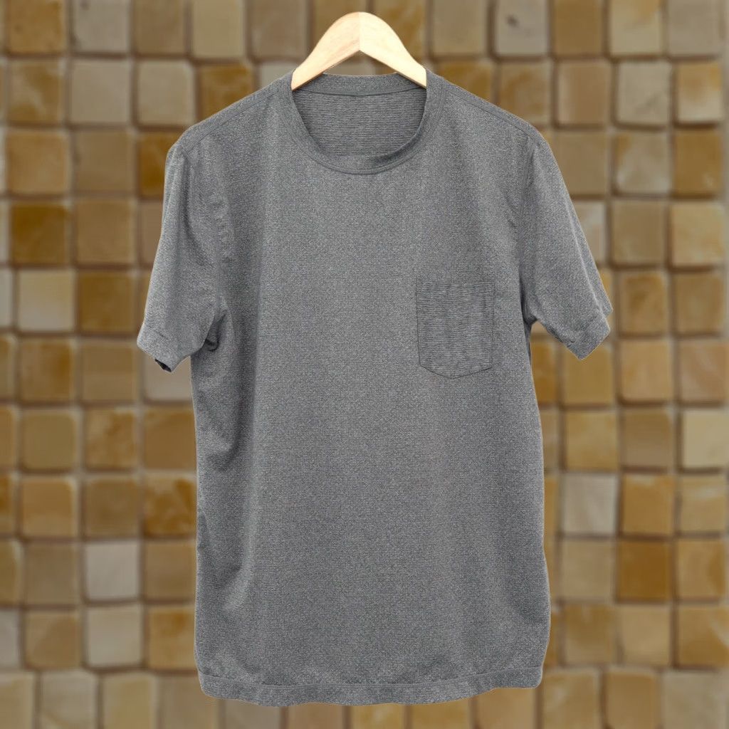 Vuori Vuori Men's Tradewinds Tee Pocket Performance Shirt Grey M Size US M / EU 48-50 / 2 - 1 Thumbnail