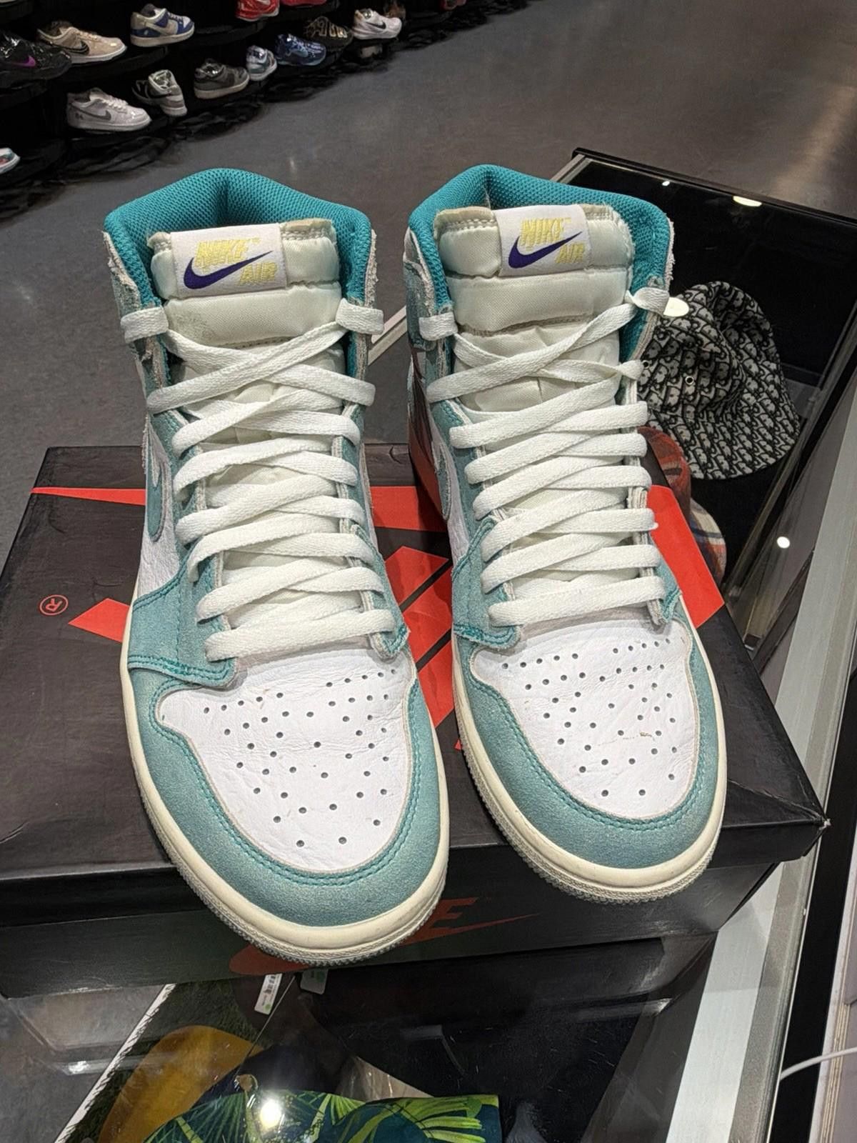 Nike Jordan 1 Retro High OG 555088-311 Size 8.5 Turbo Green Size US 8.5 / EU 41-42 - 11 Thumbnail