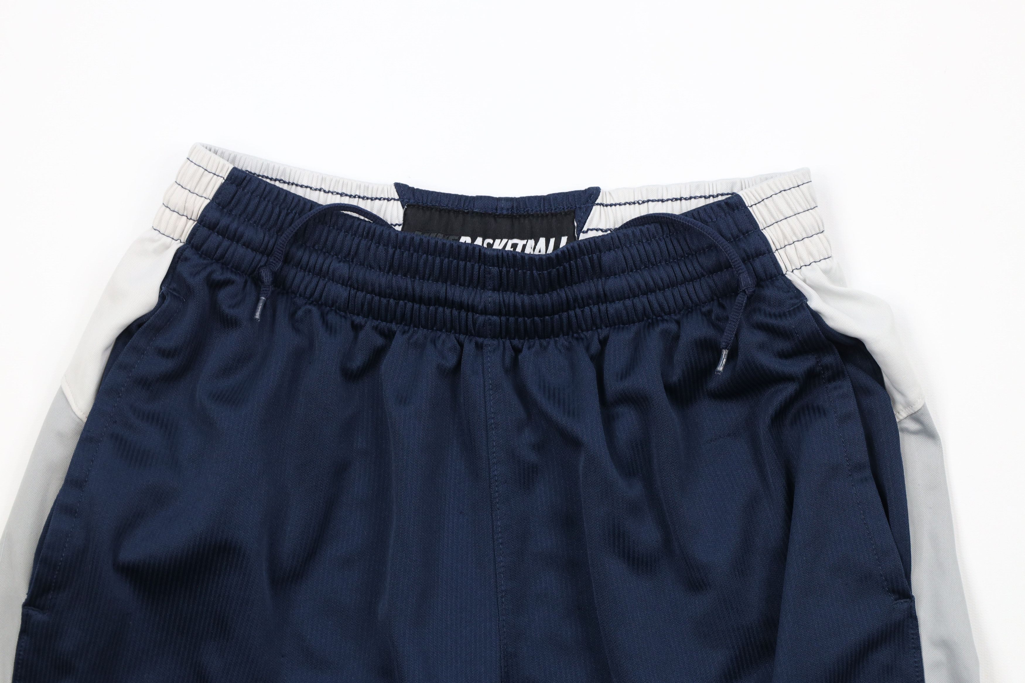 Nike × Vintage Vintage Nike Mens Mini Swoosh Above Knee Basketball Shorts Size US 30 / EU 46 - 2 Thumbnail