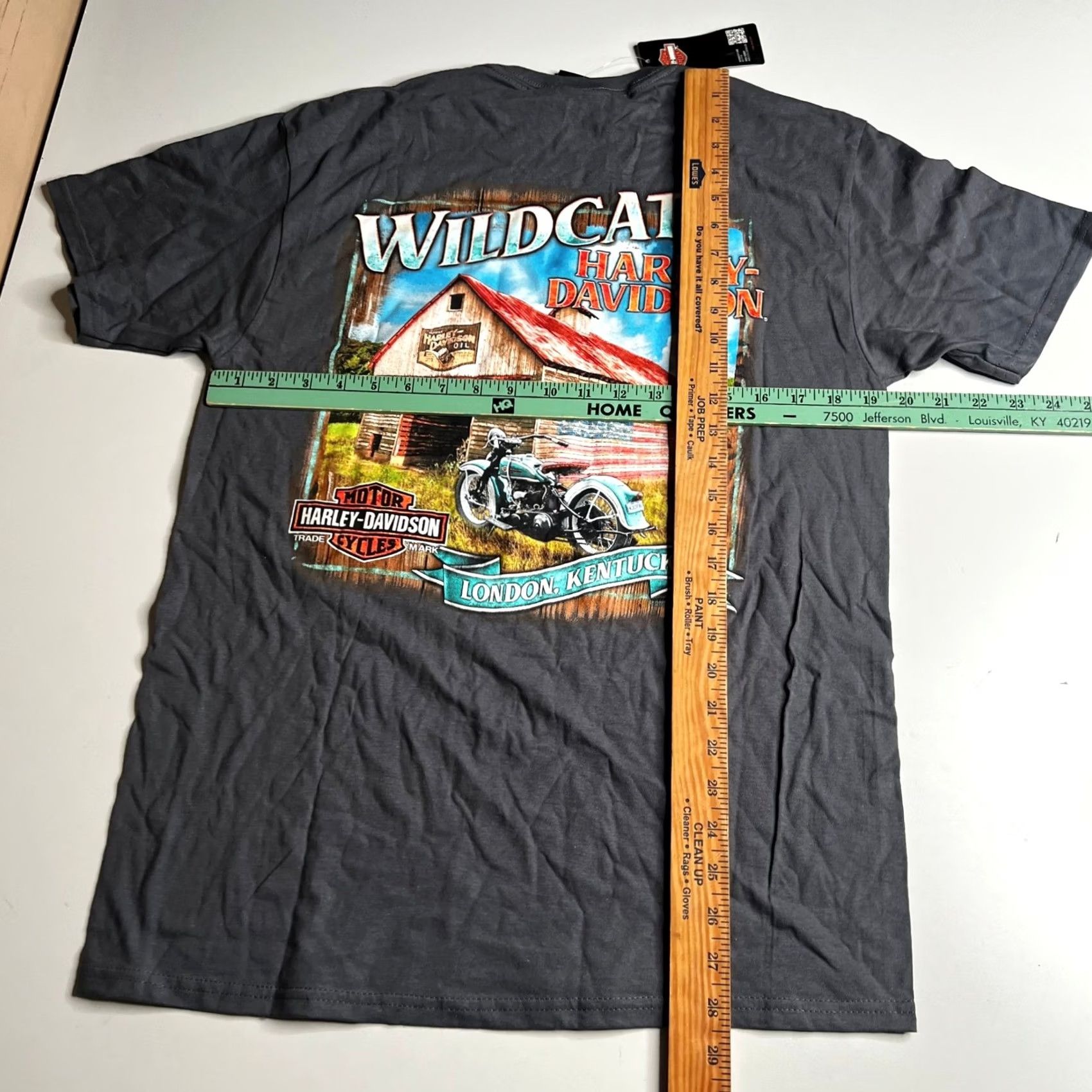 Harley Davidson Harley-Davidson Wildcat London Kentucky Barn Flag Graphic T-Shirt Charcoal M Men Size US M / EU 48-50 / 2 - 3 Thumbnail
