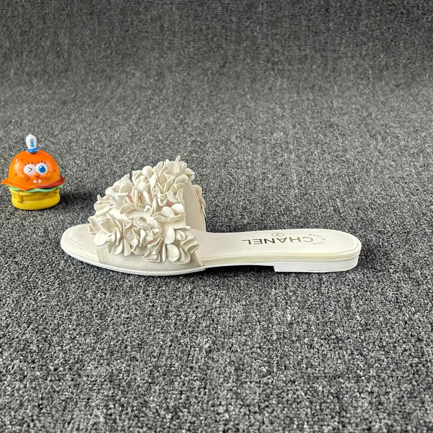 Chanel Chanel 25P Petal Slippers 36 (worn <10, like new) Size US 5.5 / IT 35.5 - 3 Thumbnail
