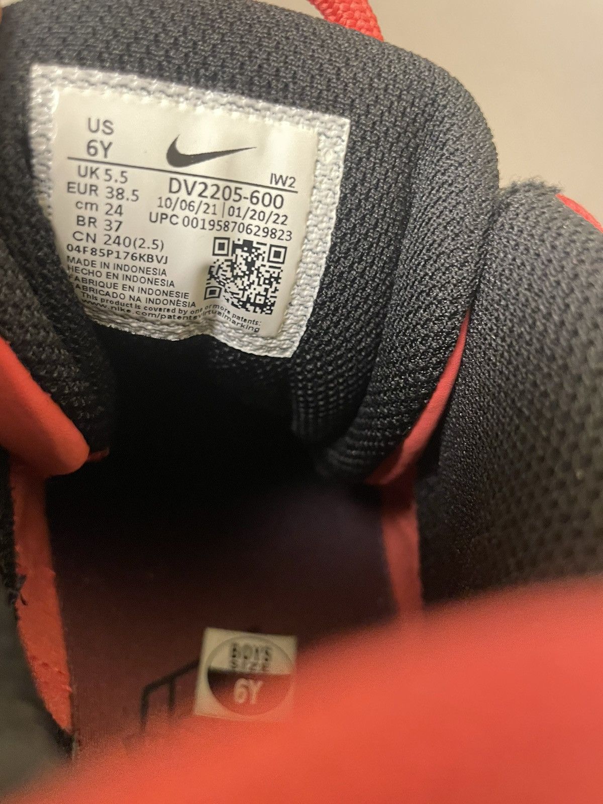 Nike Air Nikes Size US 7 / EU 40 - 3 Thumbnail