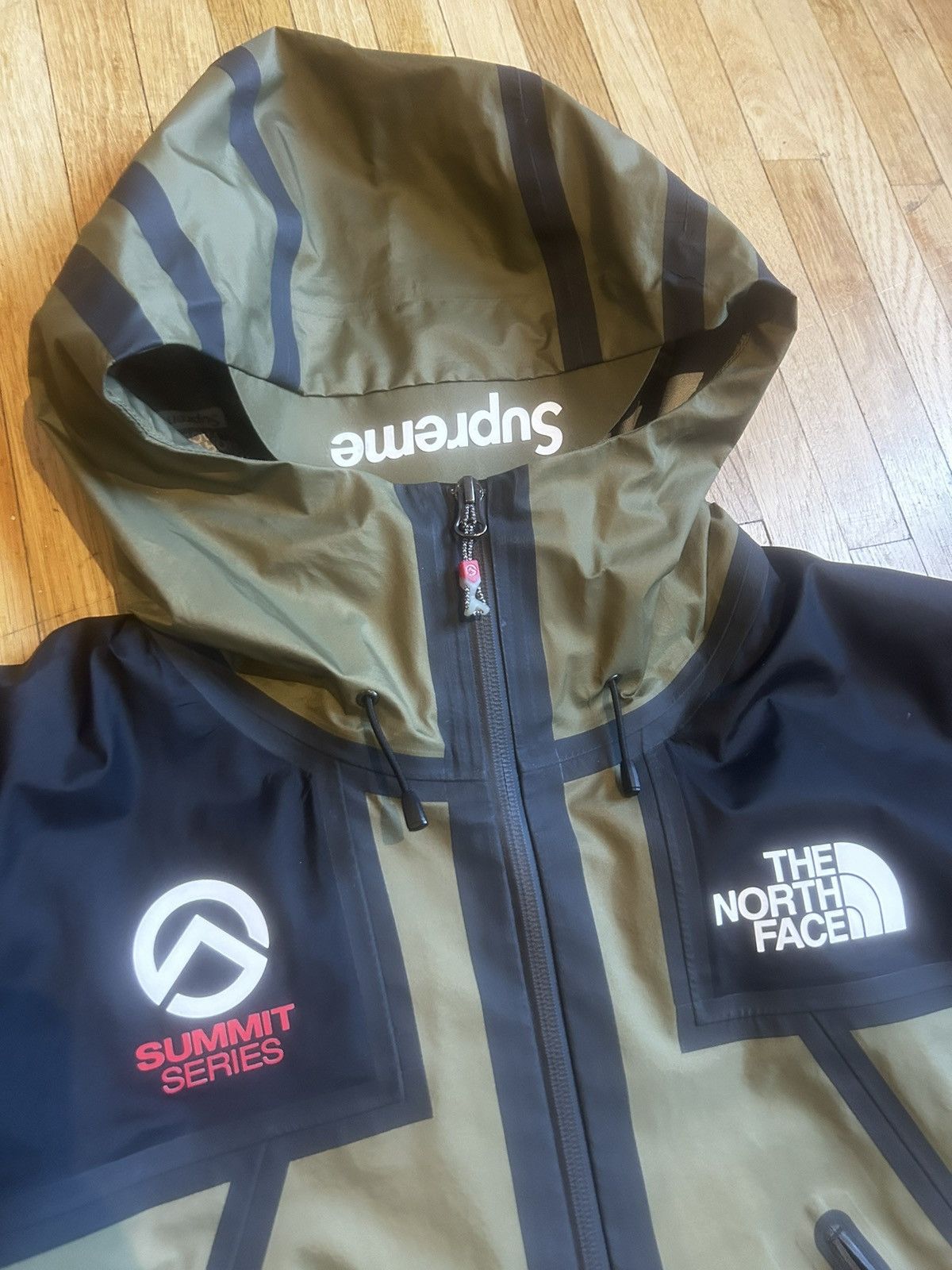 Supreme × The North Face Supreme X The North Face Summit Series Outer Seam Jacket Size US M / EU 48-50 / 2 - 3 Thumbnail