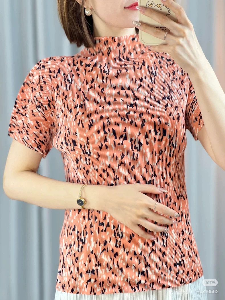 Issey Miyake Issey Miyake size:3 A light orange pleated short-sleeved t Size XS / US 0-2 / IT 36-38 - 7 Thumbnail
