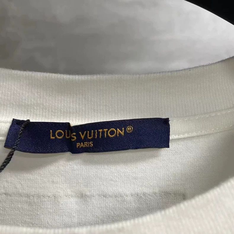 Louis Vuitton Louis Vuitton size 4l White logo monogram printed short sle Size US M / EU 48-50 / 2 - 2 Thumbnail