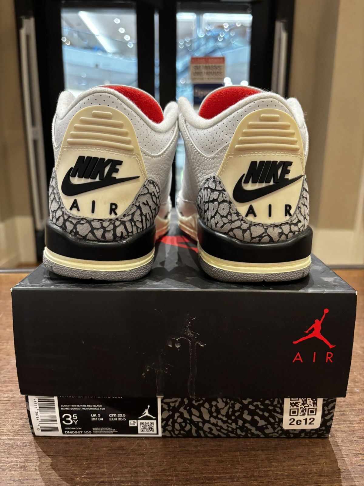 Jordan Brand Jordan 3 ‘White Cement’ Size US 5 / EU 37 - 3 Thumbnail