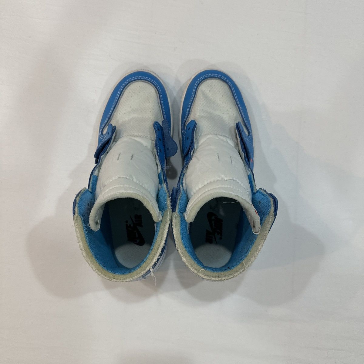 Jordan Brand × Off-White Off White x Air Jordan 1 Retro High OG ‘UNC’ Size US 8.5 / EU 41-42 - 6 Thumbnail