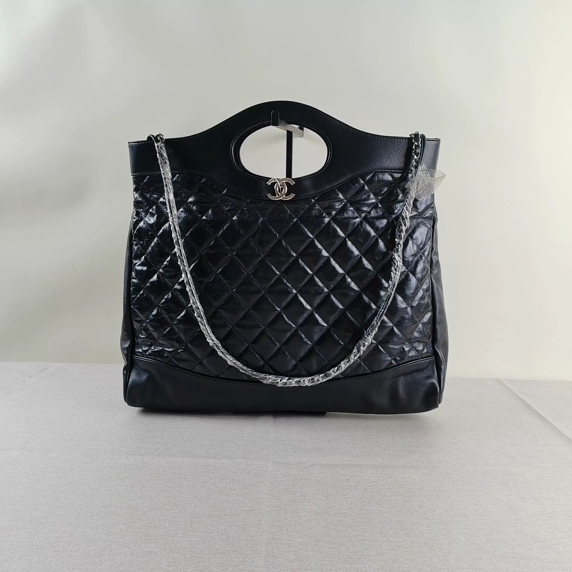 Chanel Pre-loved Bag Very good condition Size ONE SIZE - 1 Thumbnail