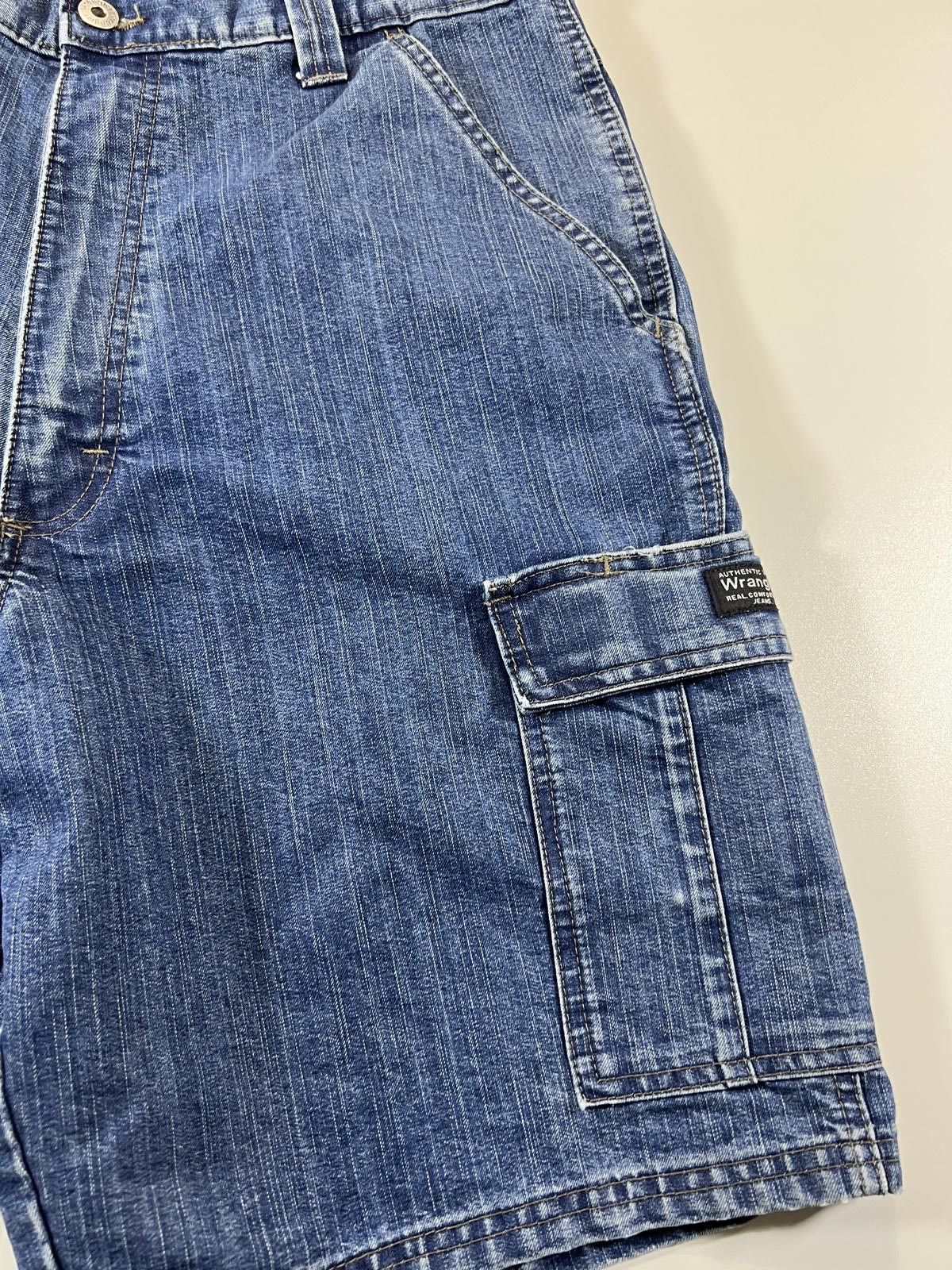 Wrangler Wrangler vintage Blue Denim Cargo Shorts 34 Size US 34 / EU 50 - 2 Thumbnail
