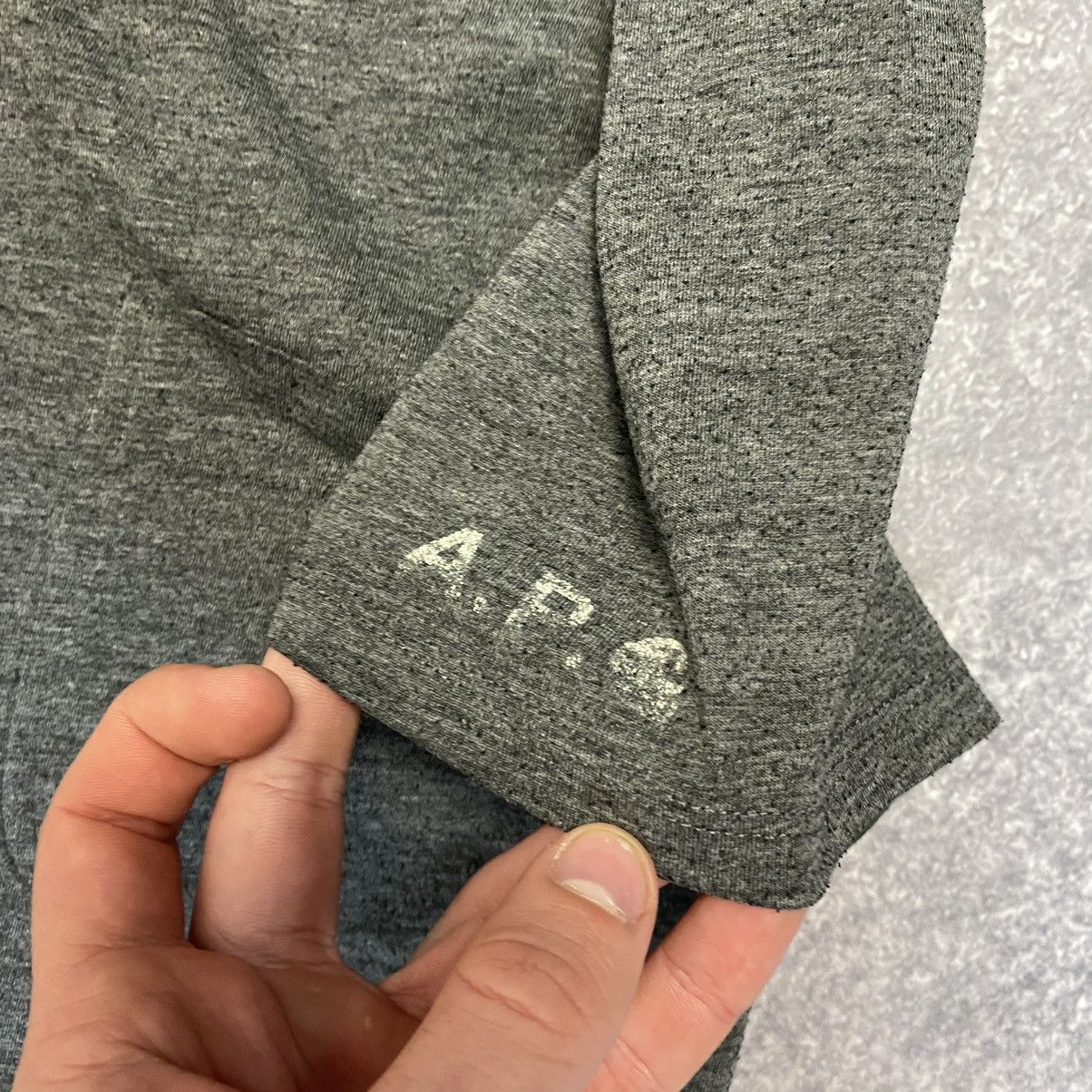 Carhartt Luxury APC x Carhartt small Basic logo y2k tee Size US S / EU 44-46 / 1 - 5 Thumbnail
