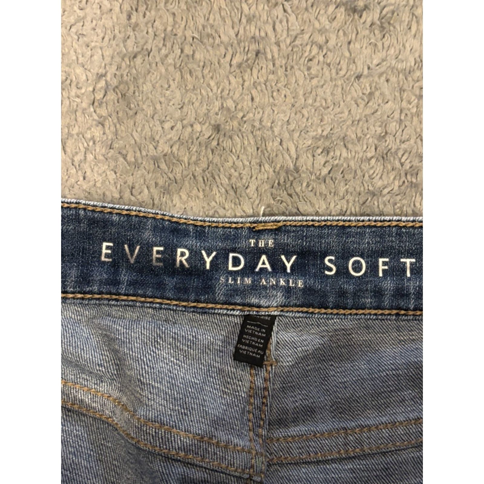 White House Black Market White House Black Market Jeans Womens 6 Blue Denim Slim Ankle Everyday Soft Size 28" / US 6 / IT 42 - 2 Thumbnail