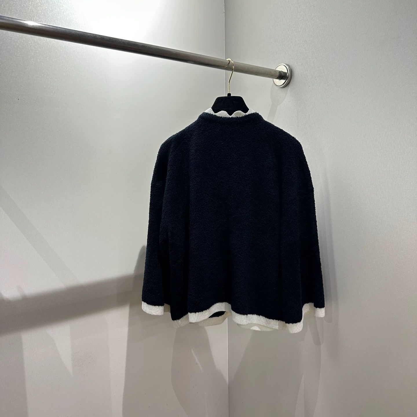 Chanel Chanel may708 26c lace collar silk knit cardy 36 Size XS / US 0-2 / IT 36-38 - 2 Thumbnail