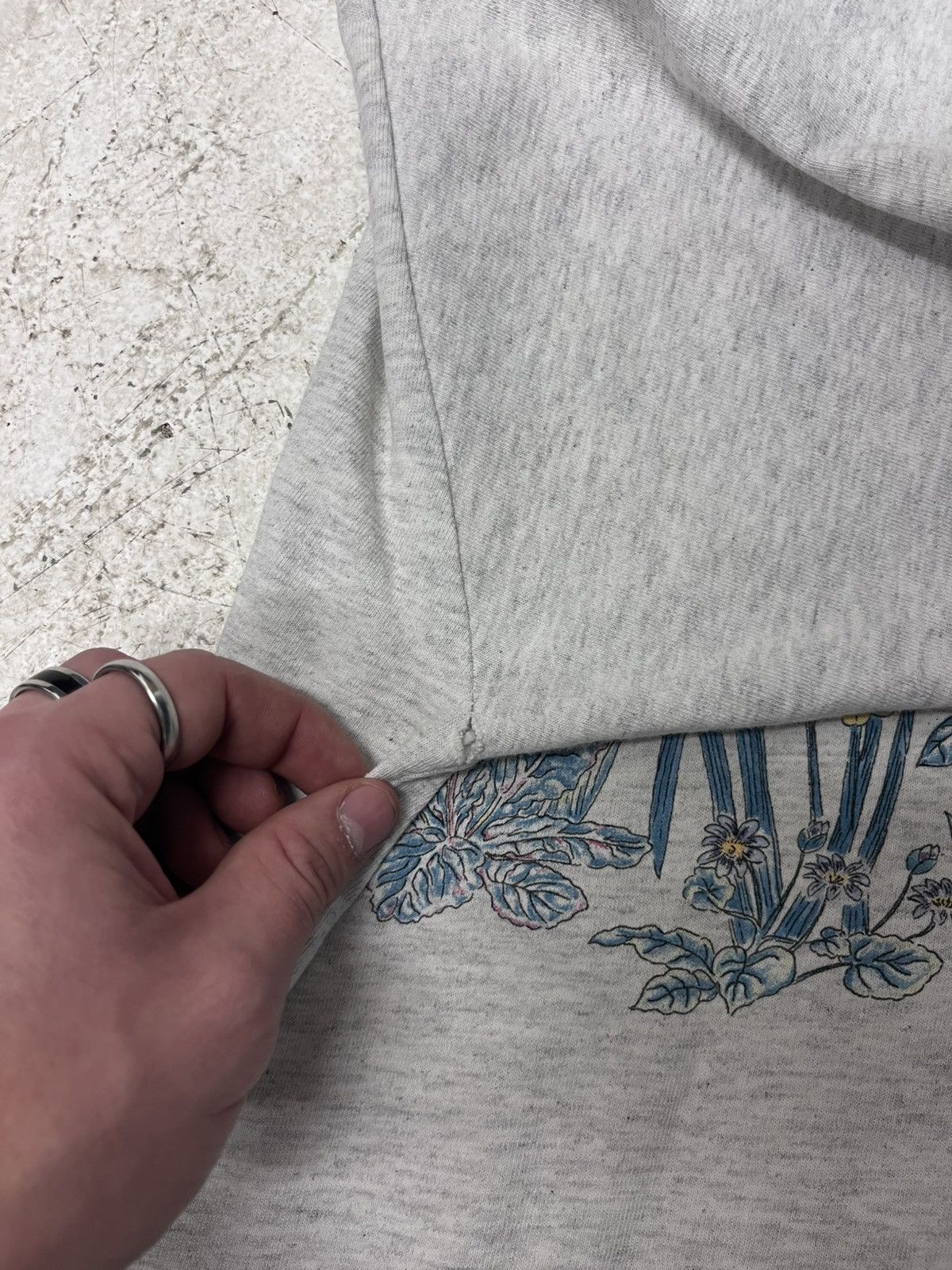 Vintage Vintage single stitch light grey flower tee Size US XL / EU 56 / 4 - 5 Thumbnail