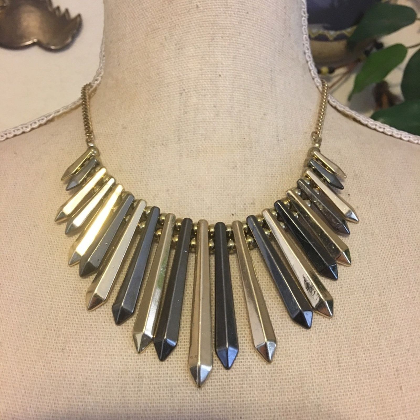 Vintage Vintage medieval dagger style necklace Size ONE SIZE - 1 Thumbnail