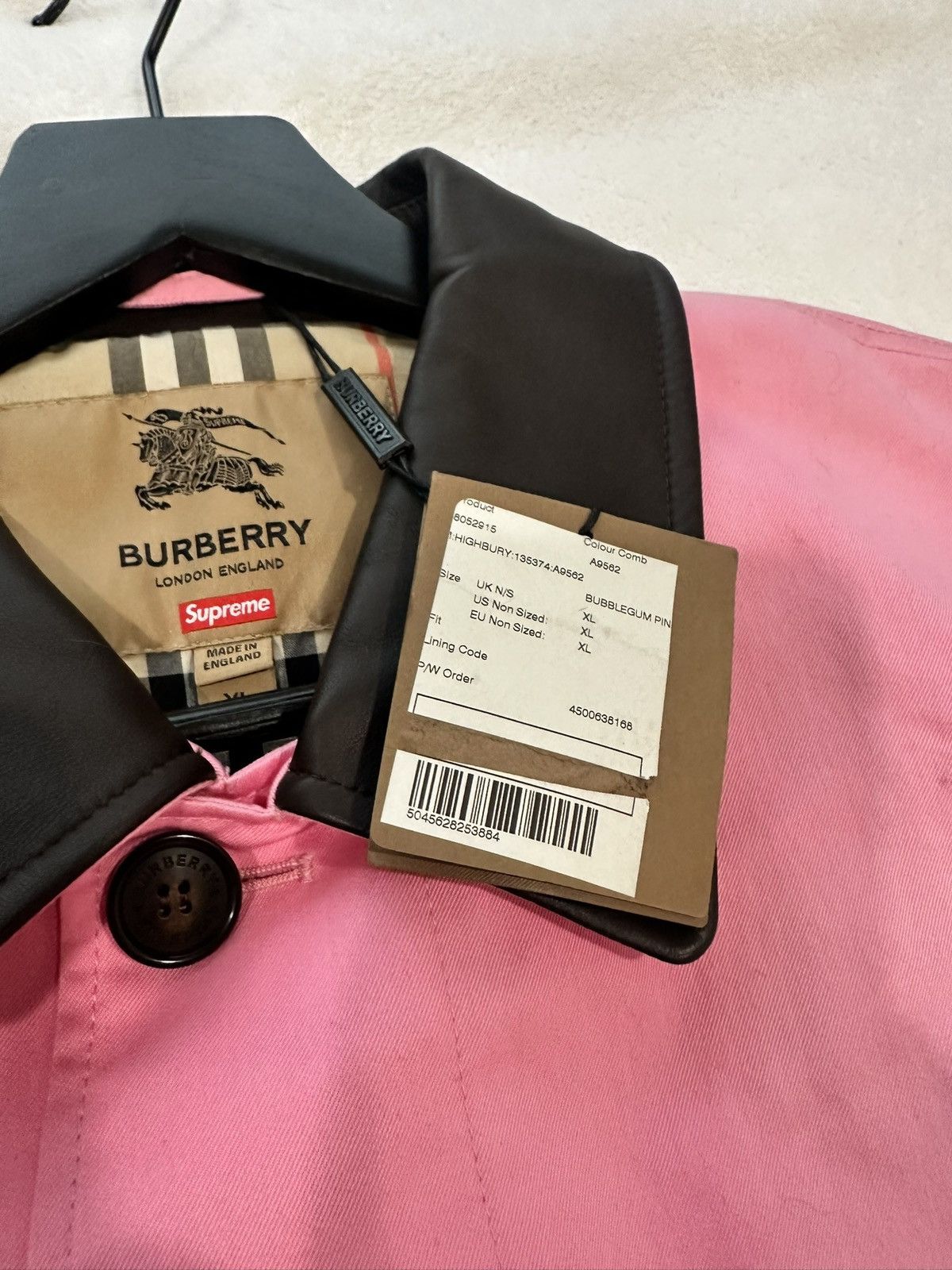 Burberry × Supreme Supreme X Burberry, pink trenchcoat size XL brand new Size US XL / EU 56 / 4 - 9 Thumbnail