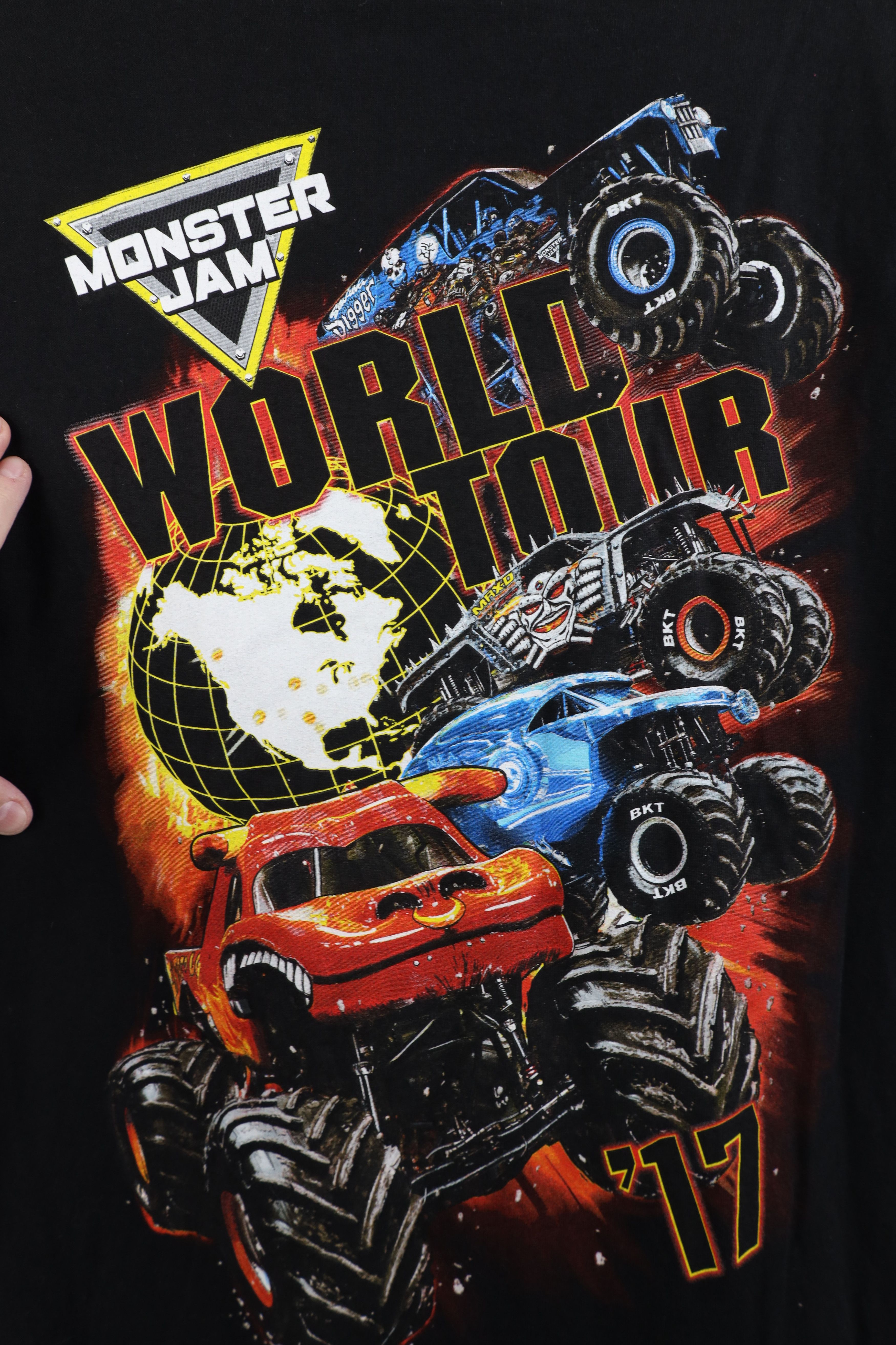 Vintage Y2K Streetwear Monster Jam World Tour Grave Digger T-Shirt Size US M / EU 48-50 / 2 - 9 Thumbnail