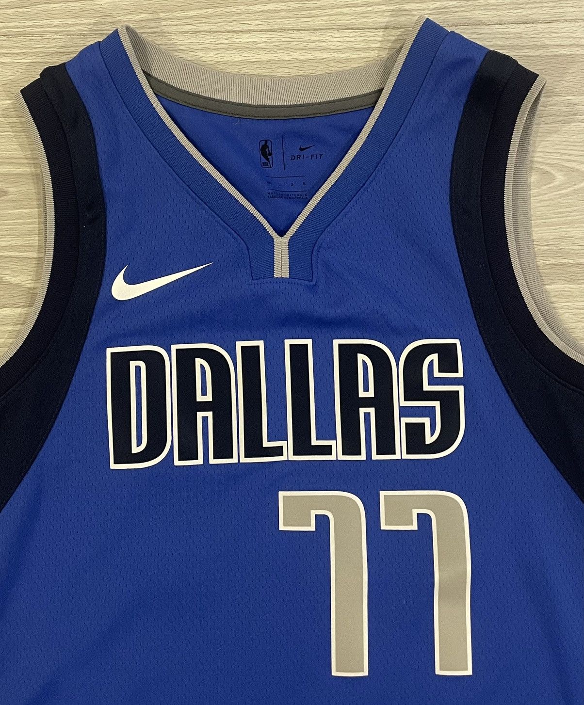 Jordan Brand Nike Dallas Mavericks Luka Dončić #77 Jersey Men’s Large Size US L / EU 52-54 / 3 - 3 Thumbnail