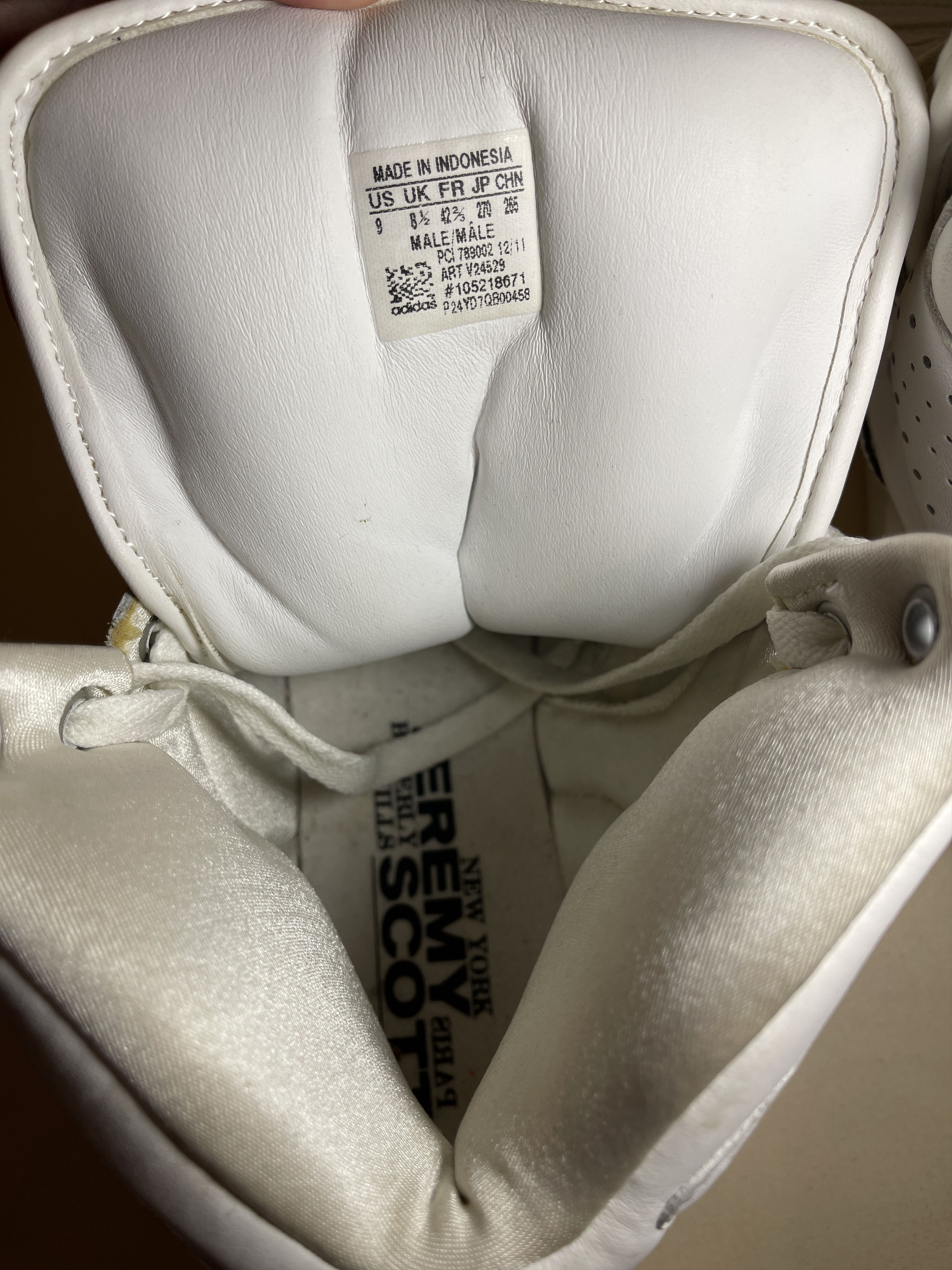 Adidas × Jeremy Scott Adidas sneakers, Jeremy Scott Instinct, Hi Top shoes, V24529 Size US 9 / EU 42 - 19 Thumbnail