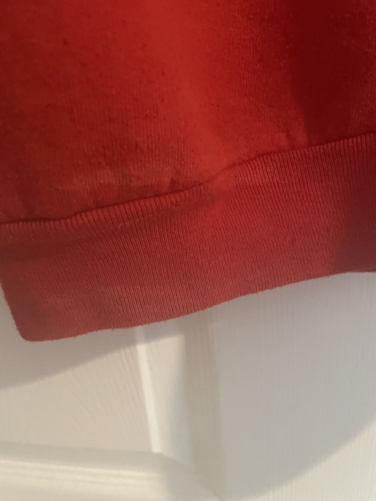 Guess Red and silver vintage guess crewneck Size US M / EU 48-50 / 2 - 5 Thumbnail