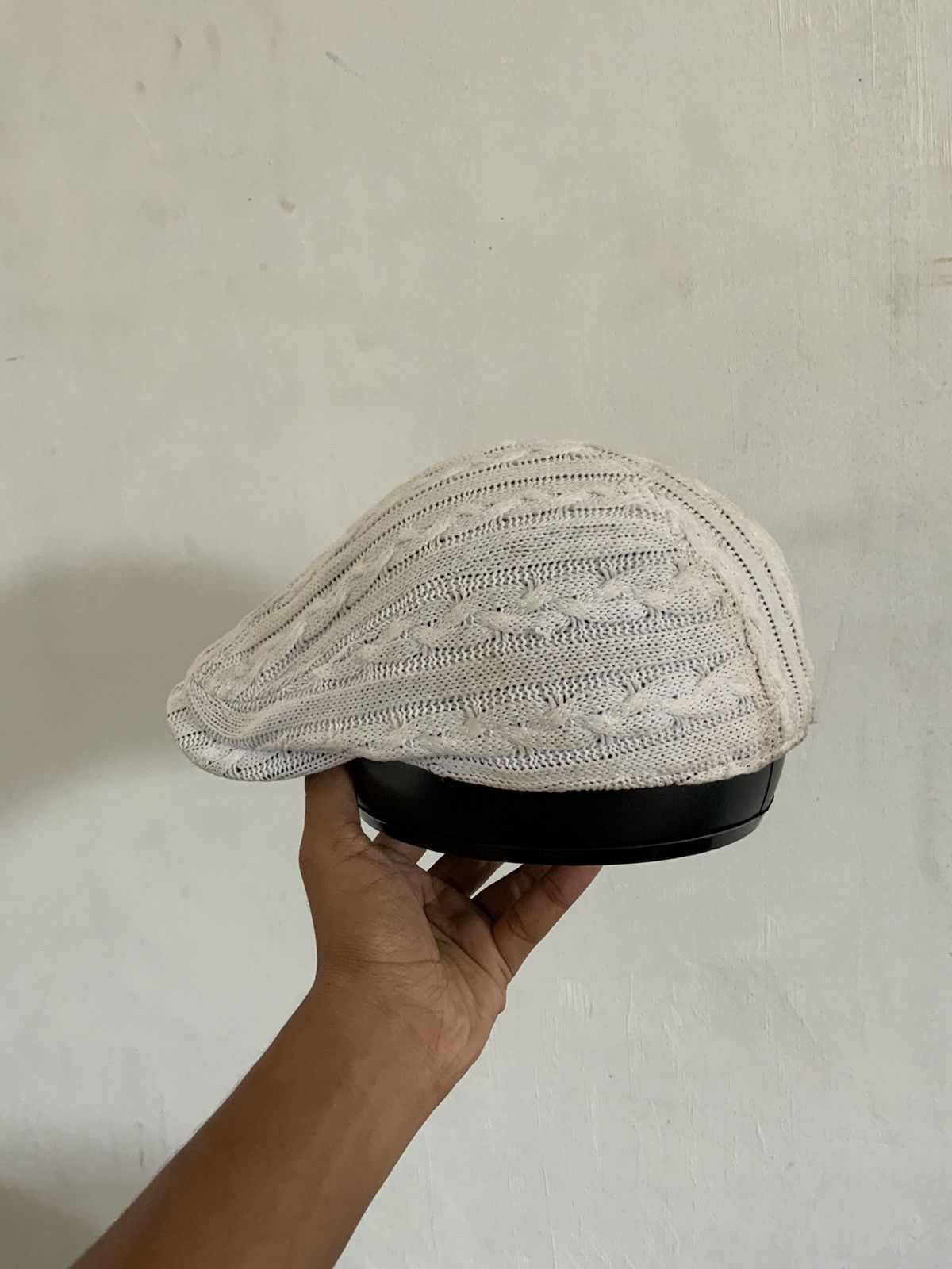 Japanese Brand Cross Stitch White Flat Baretta Hat Size ONE SIZE - 2 Thumbnail