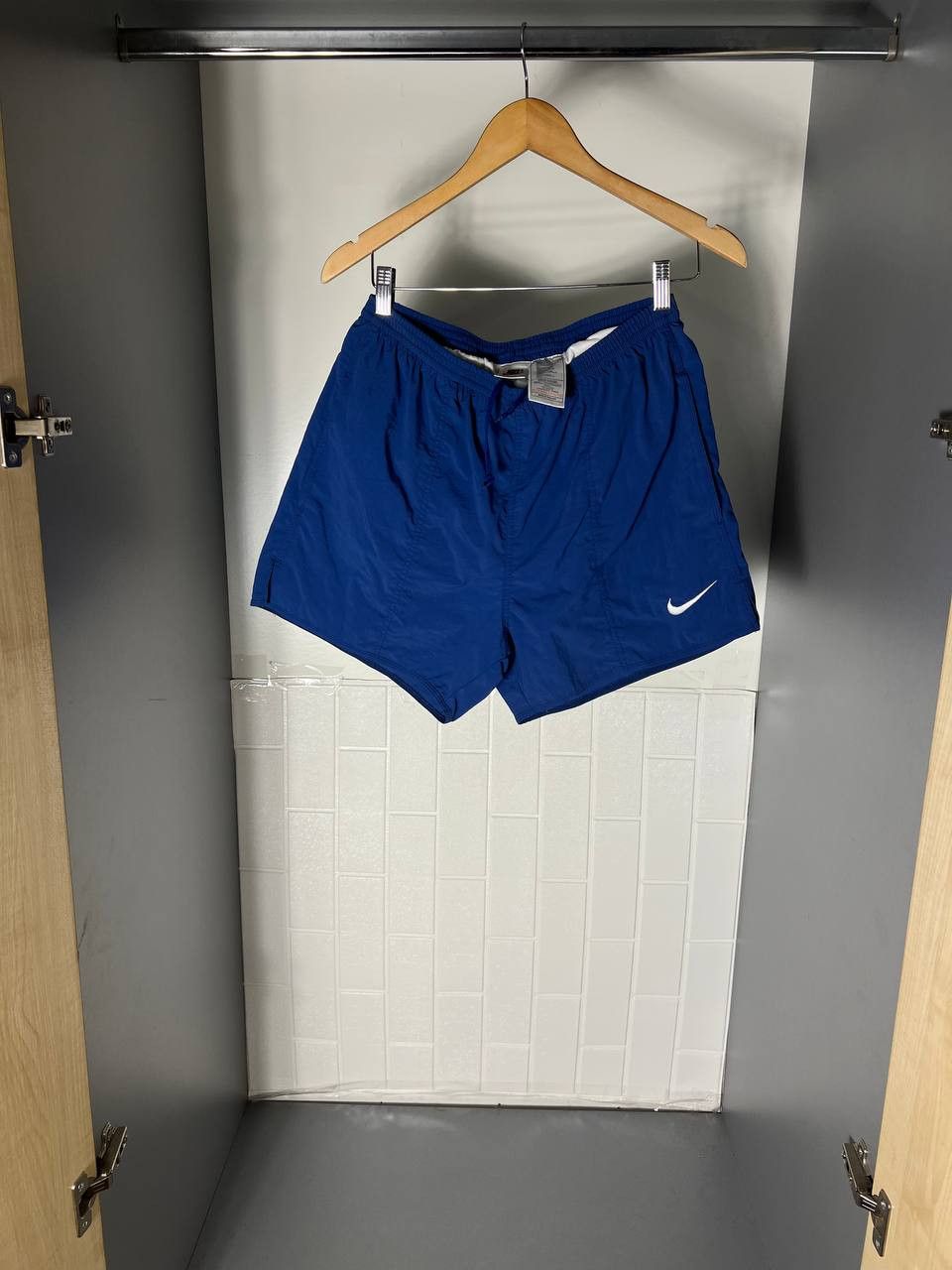 Nike VINTAGE NIKE CHALLENGE COURT RETRO NYLON SHORTS Y2K 90s USA Size US 32 / EU 48 - 1 Thumbnail