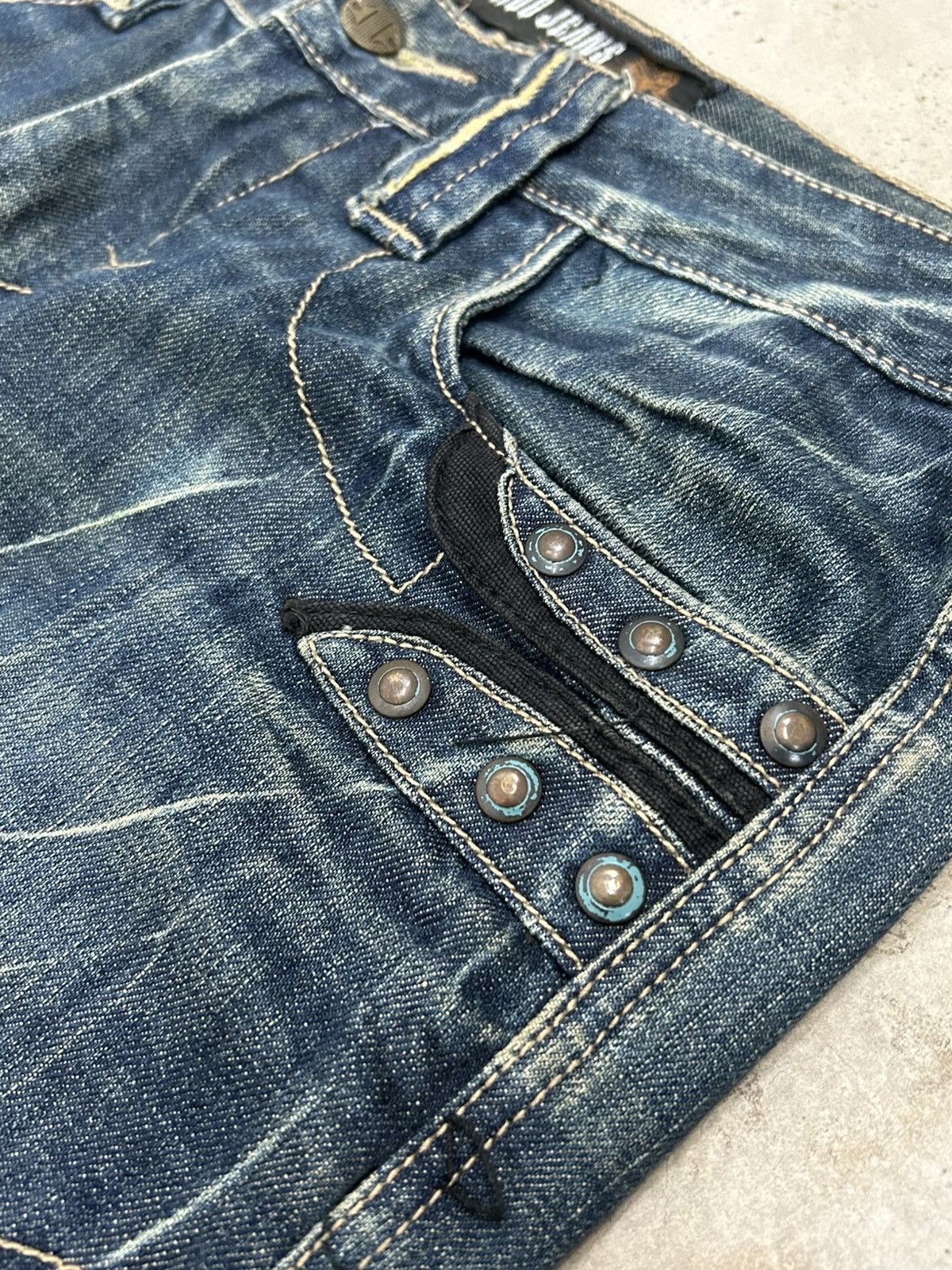 Le Grande Bleu (L.G.B.) Y2k Gui Show Jeans Straight Leg Embellishment Distressed Size US 34 / EU 50 - 6 Thumbnail