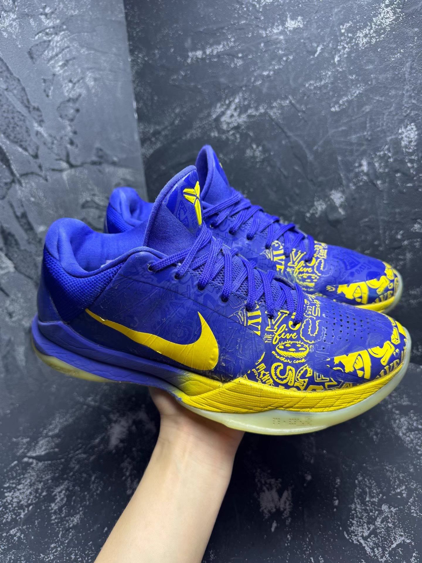 Nike Nike Kobe 5 "5 Rings" Blue & Yellow Q10 Size US 9 / EU 42 - 2 Thumbnail