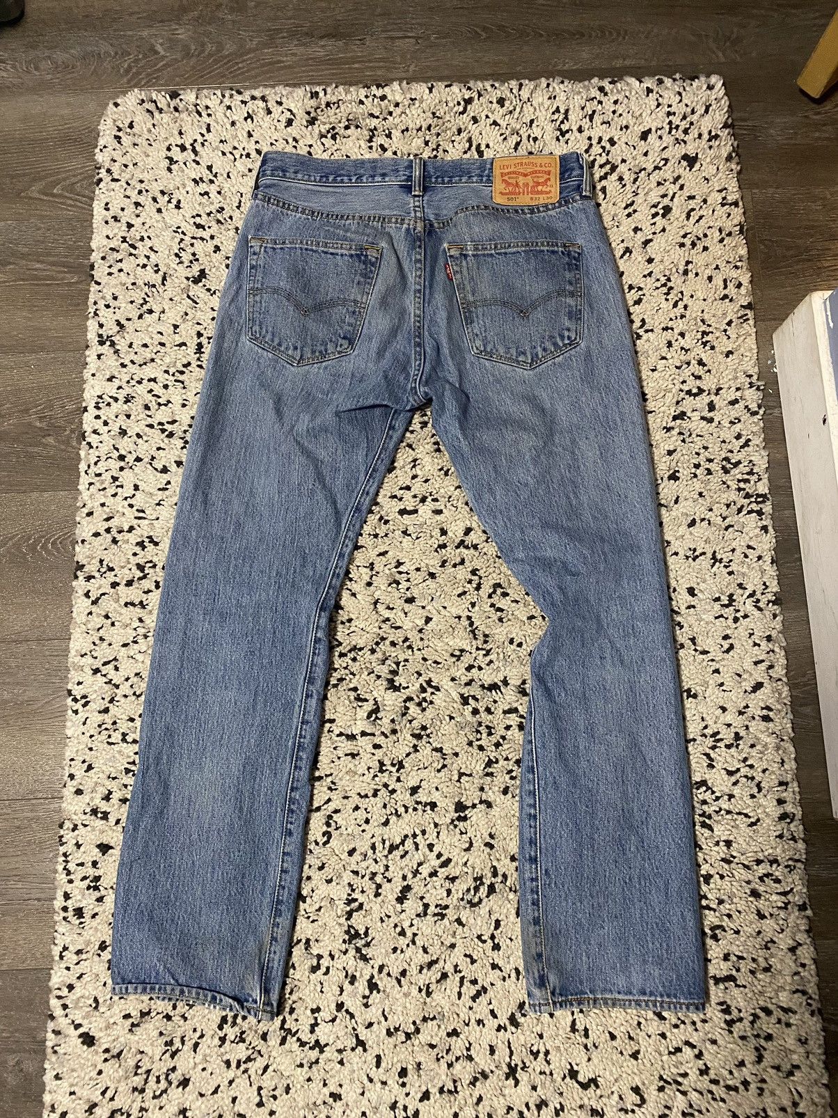 Levi's Levi Strauss & CO. Whitewash Ripped Jeans Size US 32 / EU 48 - 2 Thumbnail