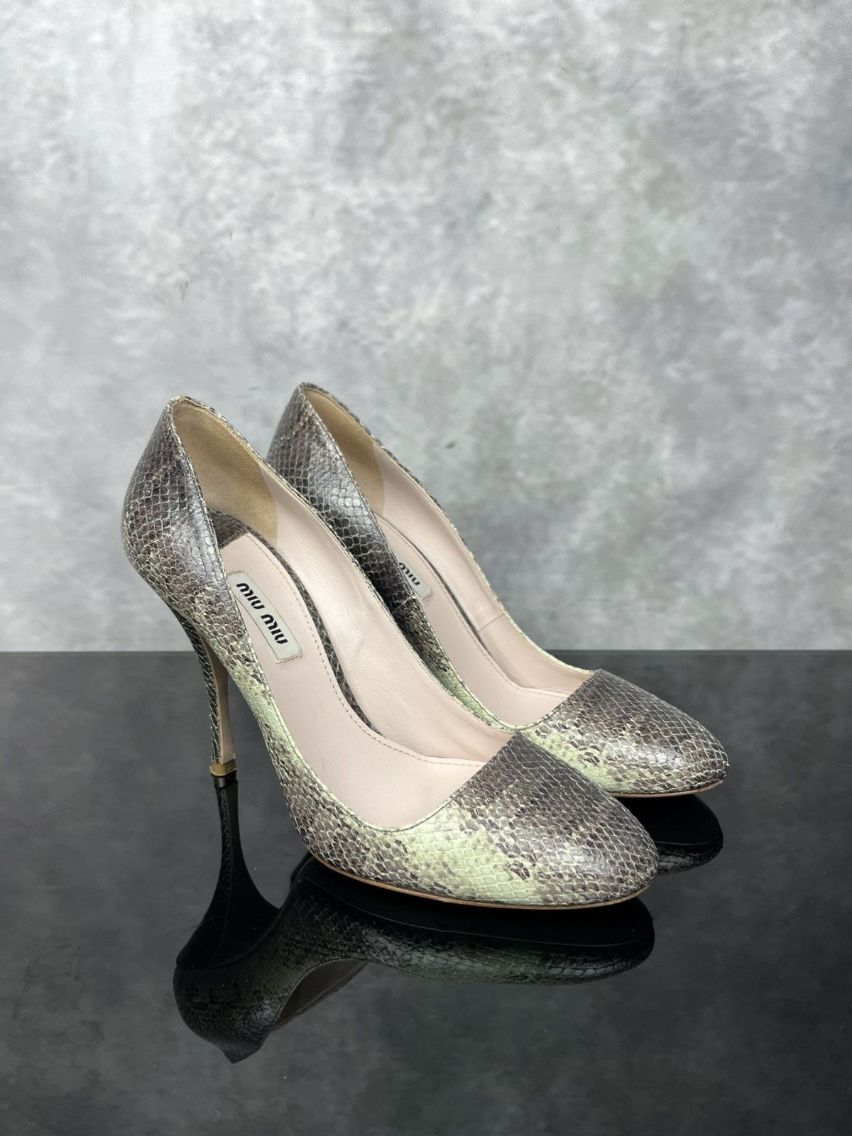 Miu Miu MIU MIU Snakeskin Ayers Pointed Toe Pumps Agave Green EU 37 Size US 7 / IT 37 - 3 Thumbnail